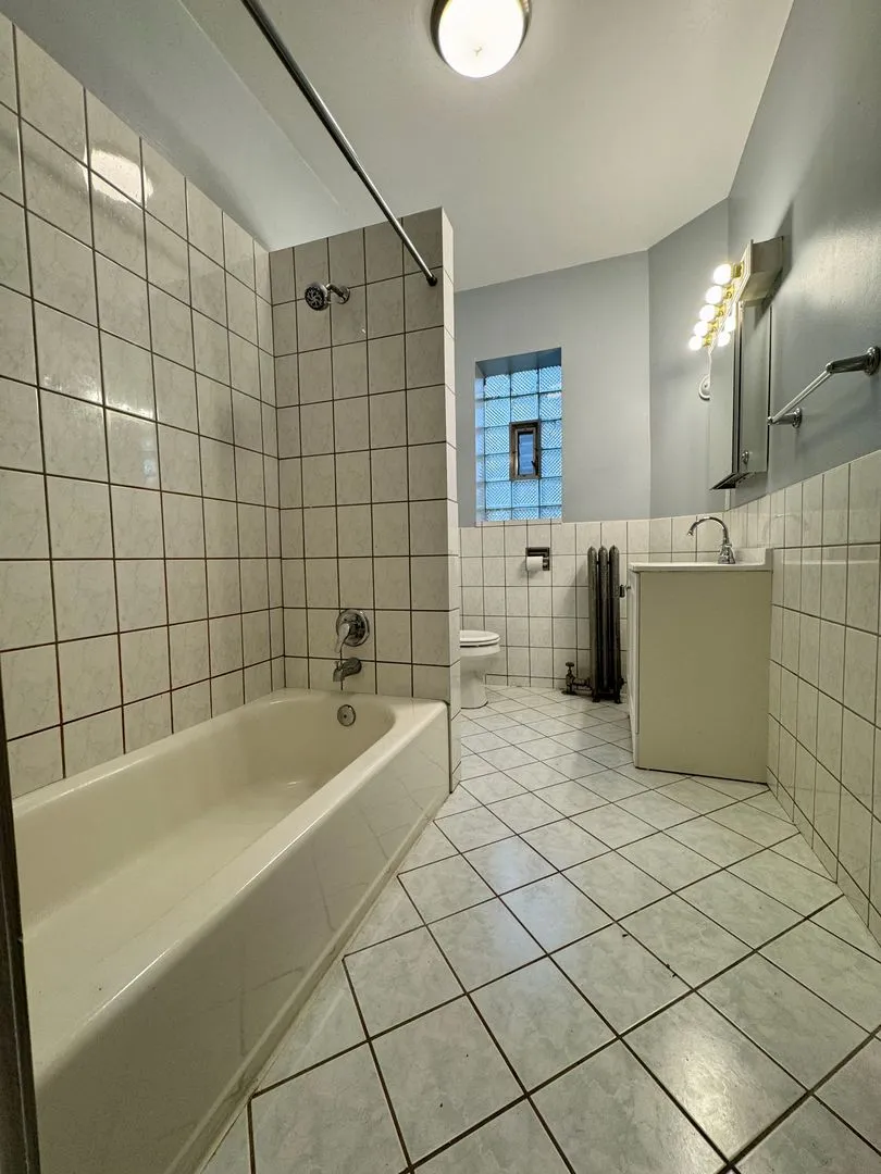 3803 N Lincoln Ave   60613 60613-unit#2-Chicago-IL