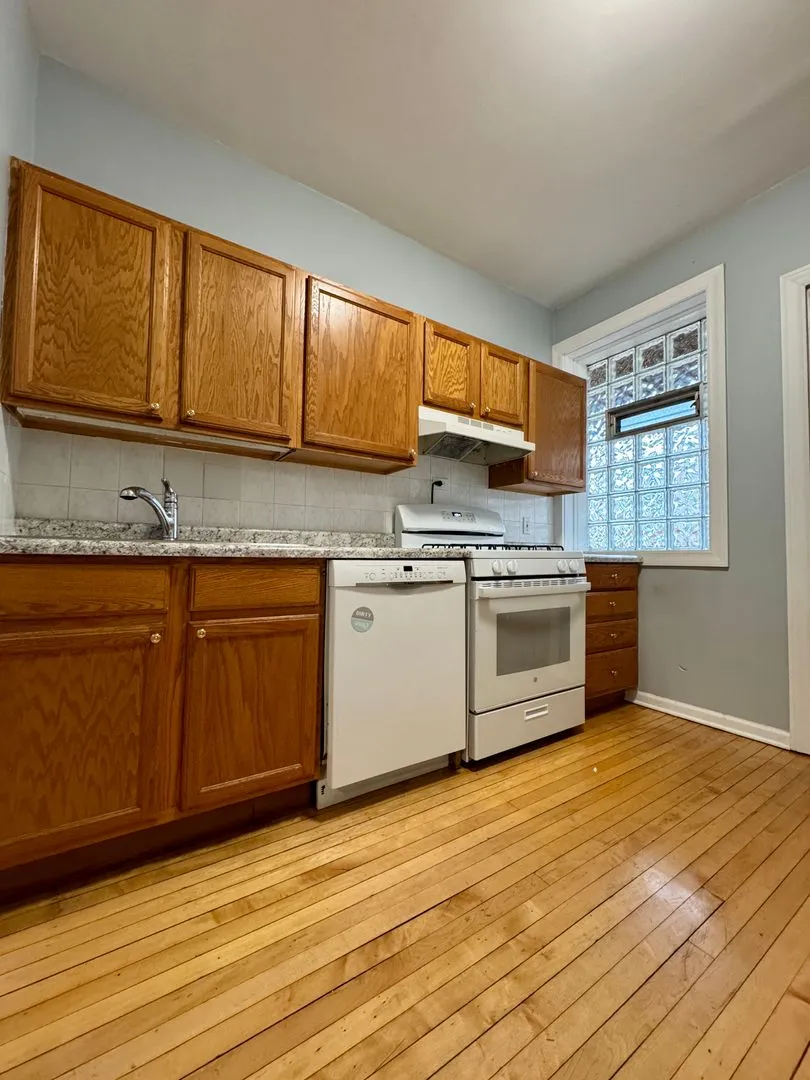 3803 N Lincoln Ave   60613 60613-unit#2-Chicago-IL