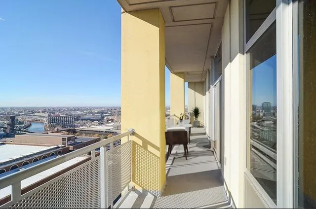 700 N Larrabee St   60654 60654-unit#1815-Chicago-IL