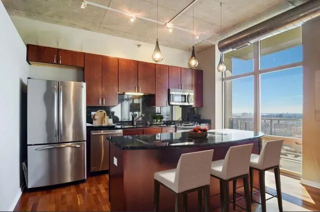 700 N Larrabee St   60654 60654-unit#1815-Chicago-IL