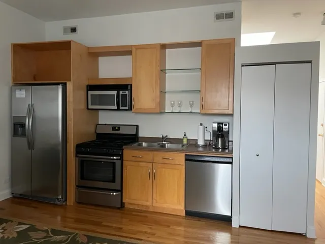 1345 N Wells St   60610 60610-unit#301-Chicago-IL