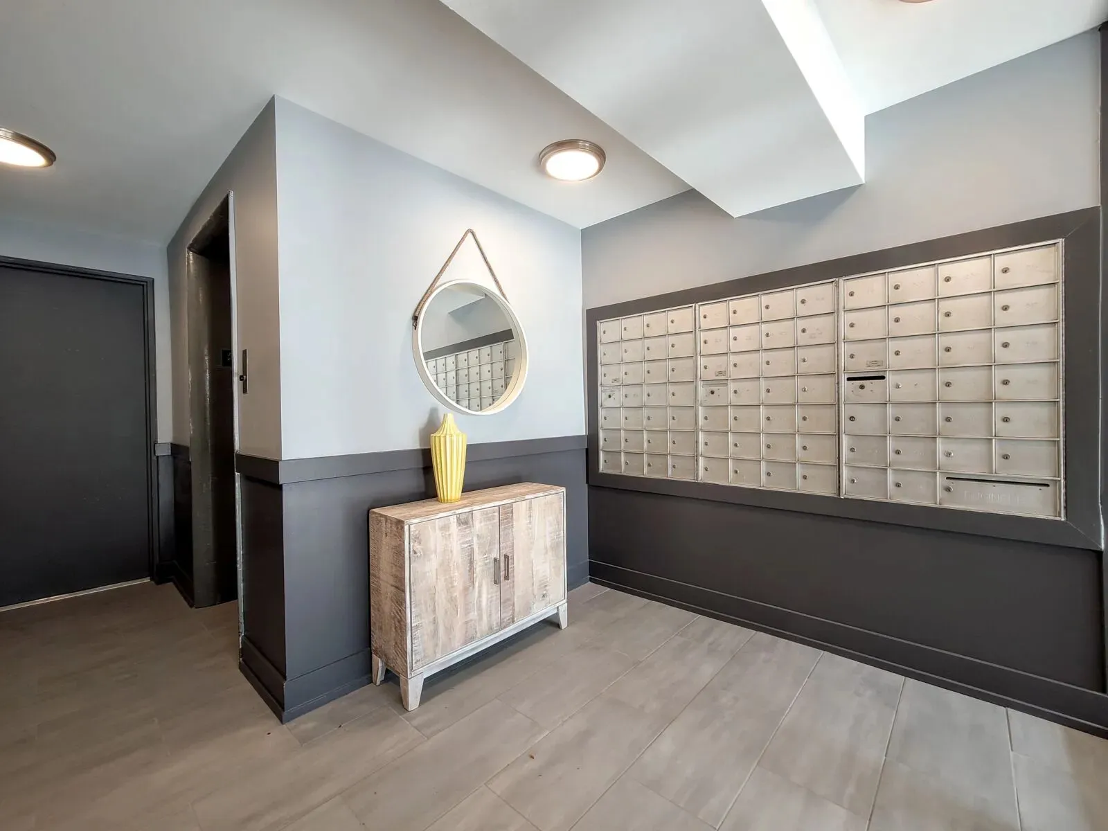530 W Surf St   60657 60657-unit#317-Chicago-IL