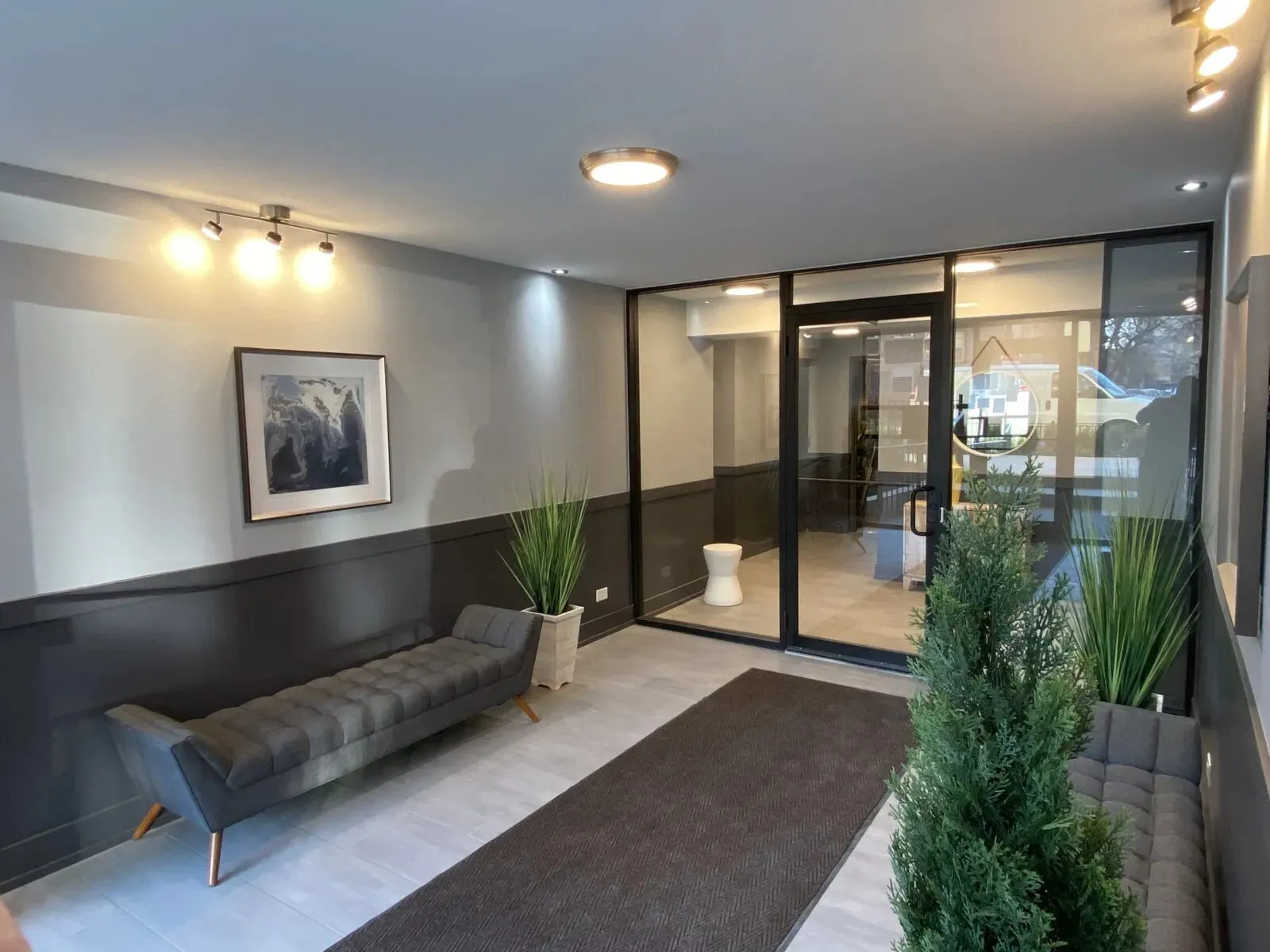 530 W Surf St   60657 60657-unit#317-Chicago-IL