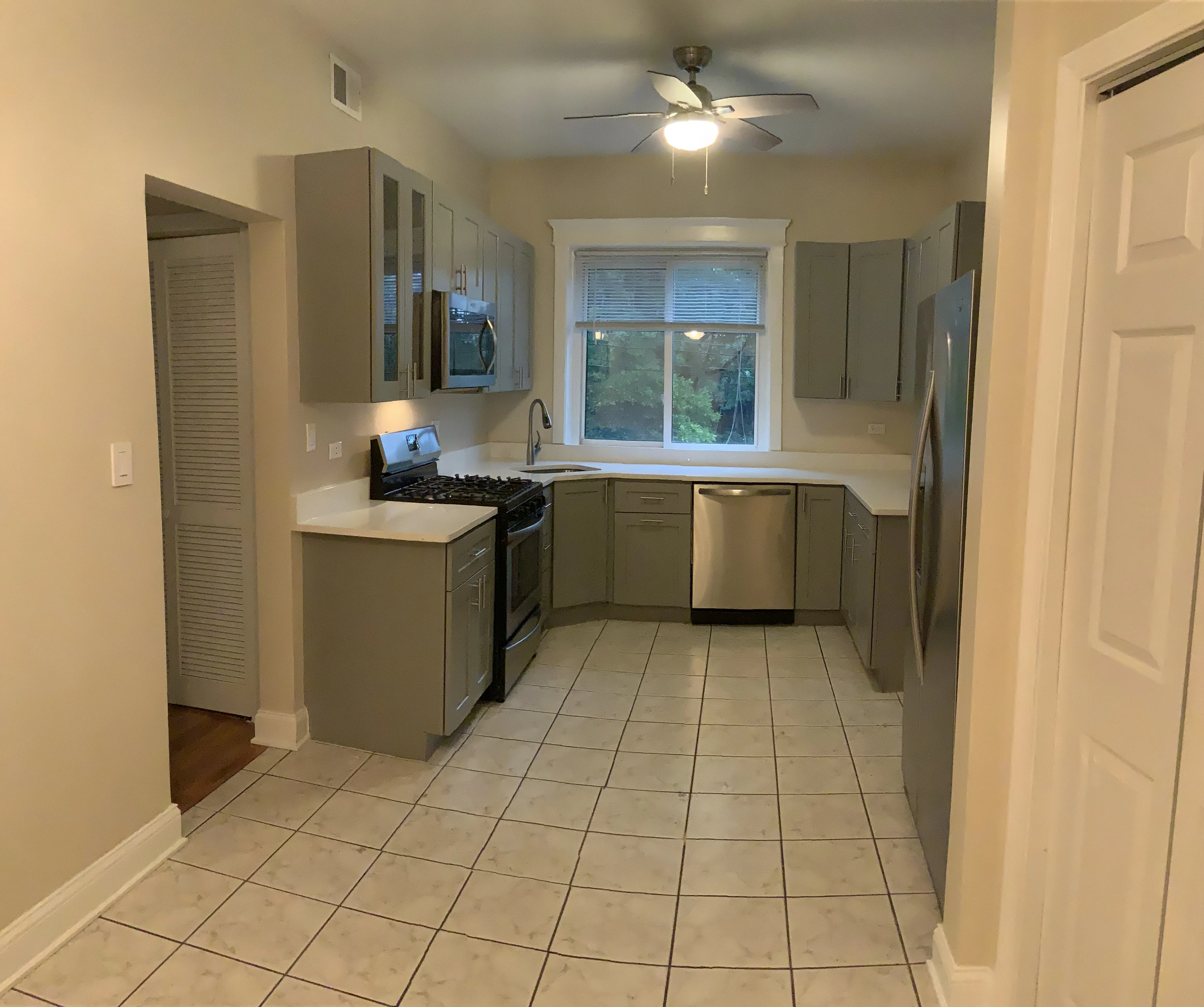 1522 W Sunnyside Ave   60640 60640-Sunnyside -unit#1-Chicago-IL