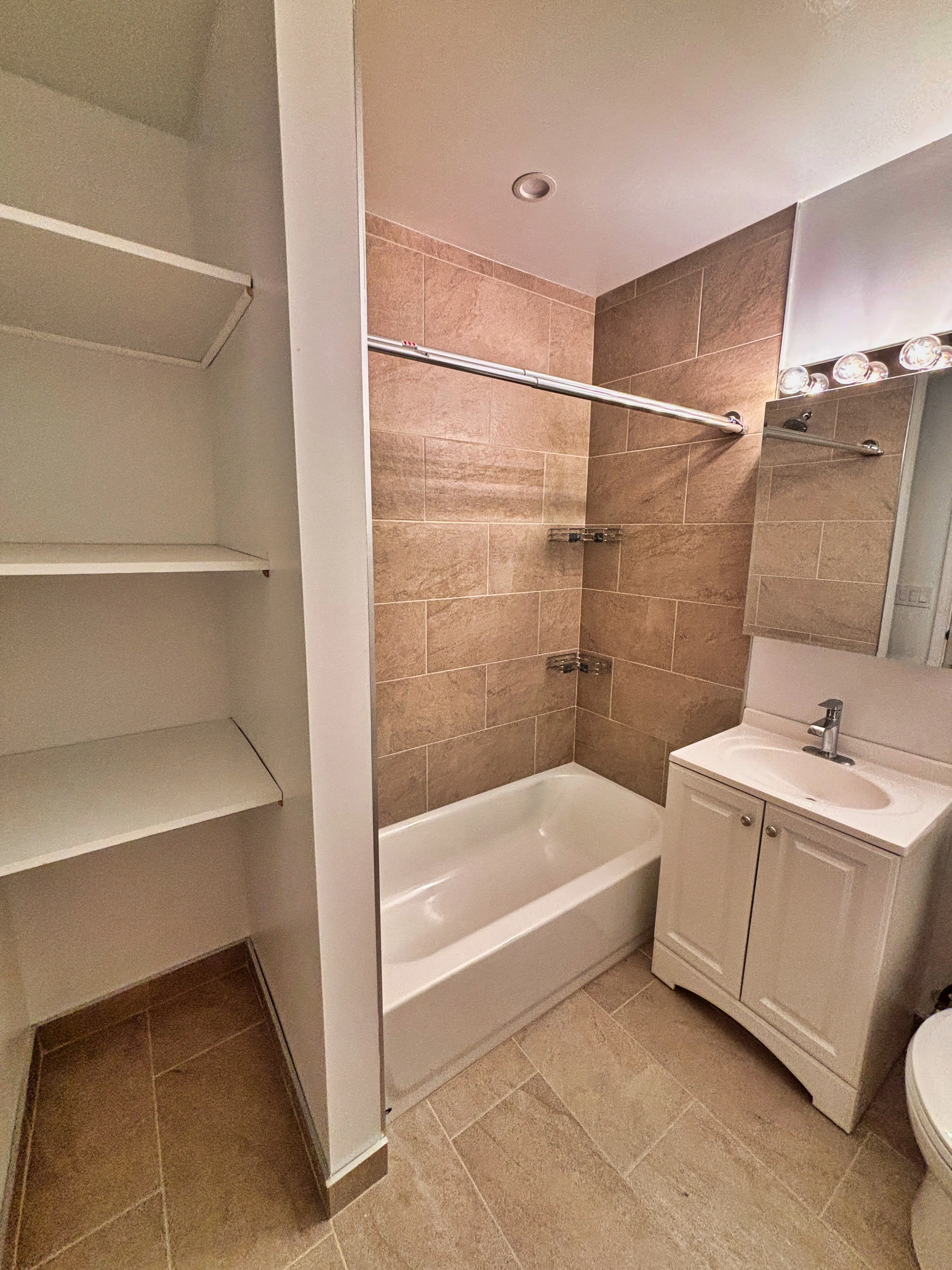 1627 W Superior St 60622 60622-unit#3F-Chicago-IL