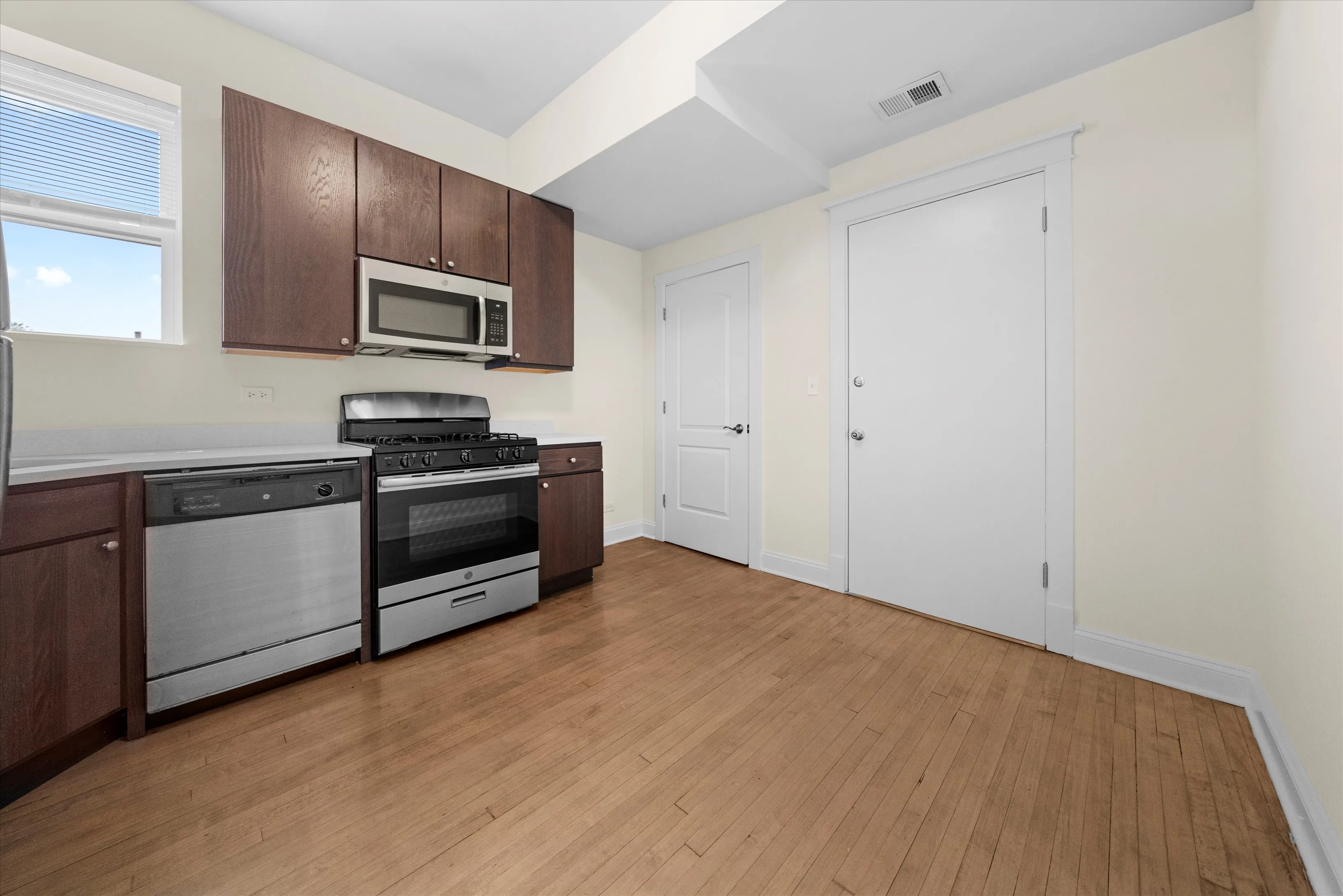 2814 N Troy St   60618 60618-unit#2F-Chicago-IL