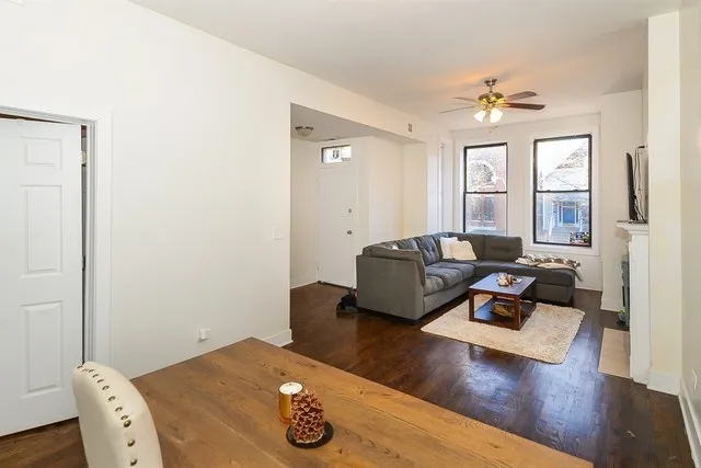 3032 N Kenmore Ave 60657-unit#1F-Chicago-IL