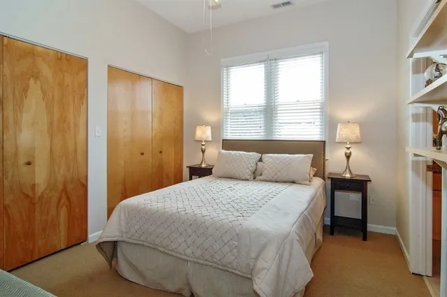 924 W Cornelia Ave   60657 60657-The Victoria-unit#4E-Chicago-IL
