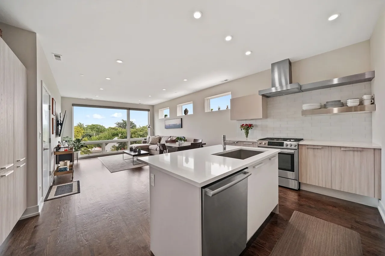 1938 N Francisco Ave 60647 60647-unit#4S-Chicago-IL