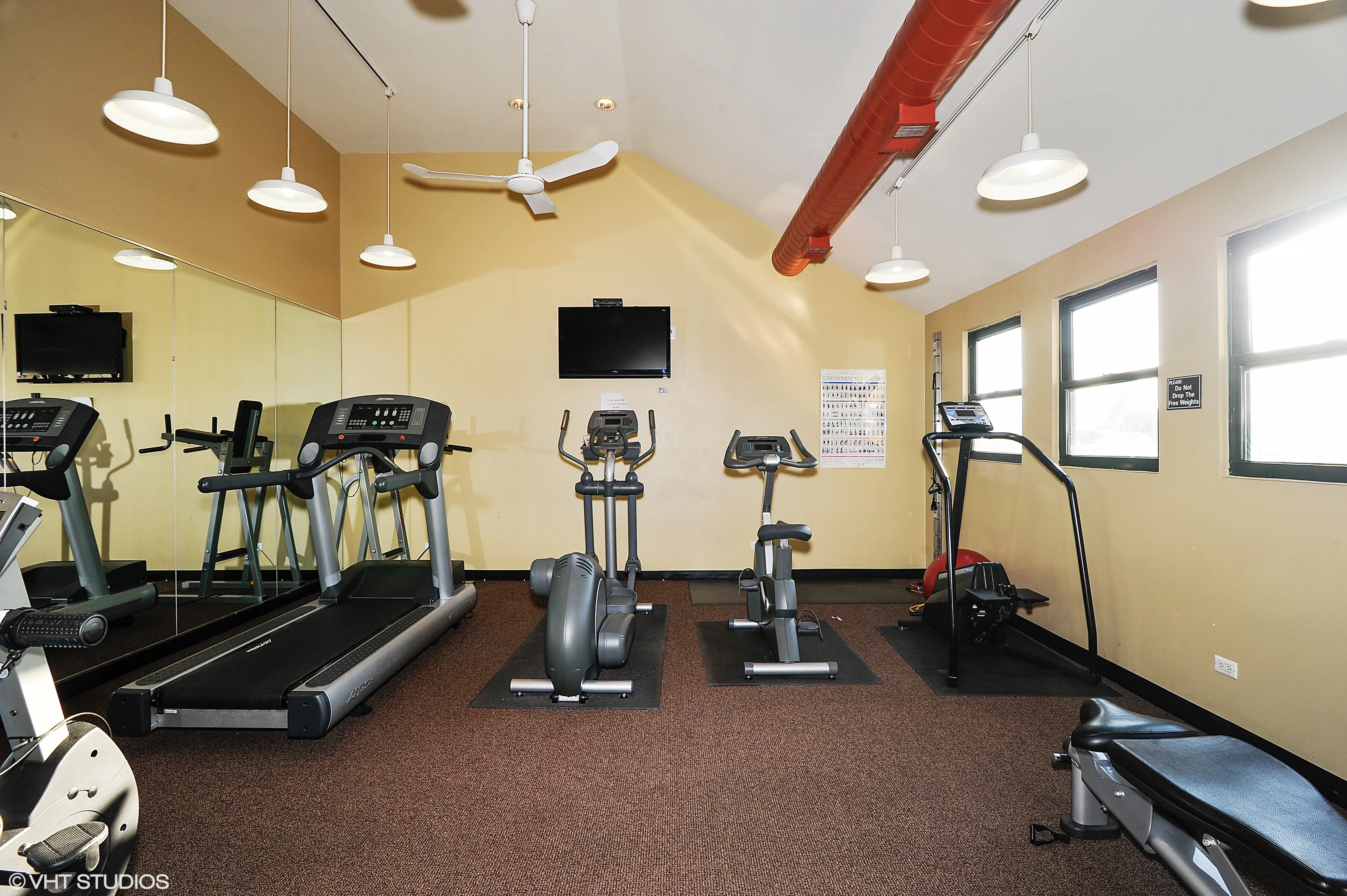 1301 W Fletcher St   60657 60657-Brewery Lofts-unit#122-Chicago-IL