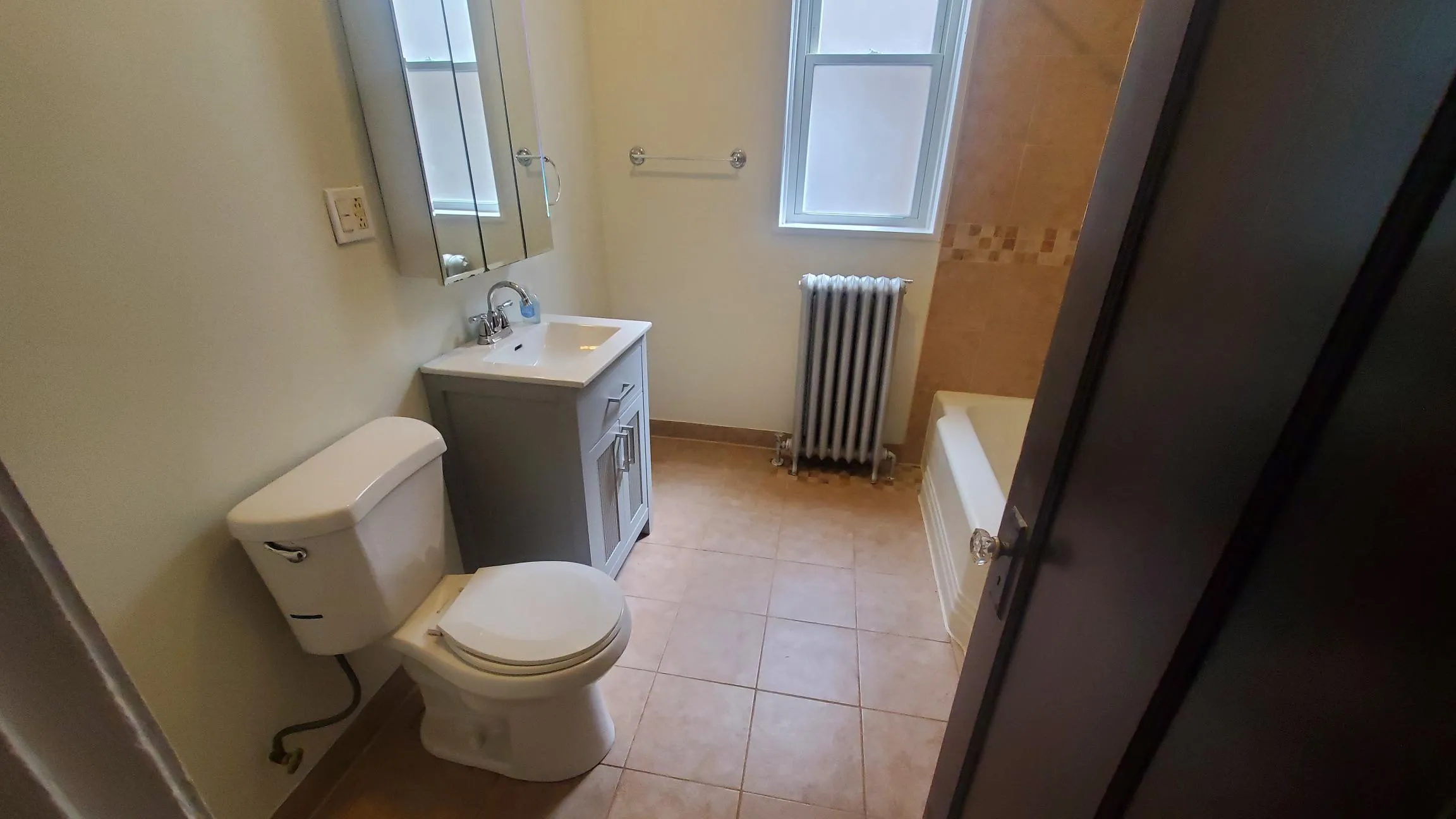 4928 W Barry Ave 60641 60641-1st fl in brick 2 flat-Chicago-IL
