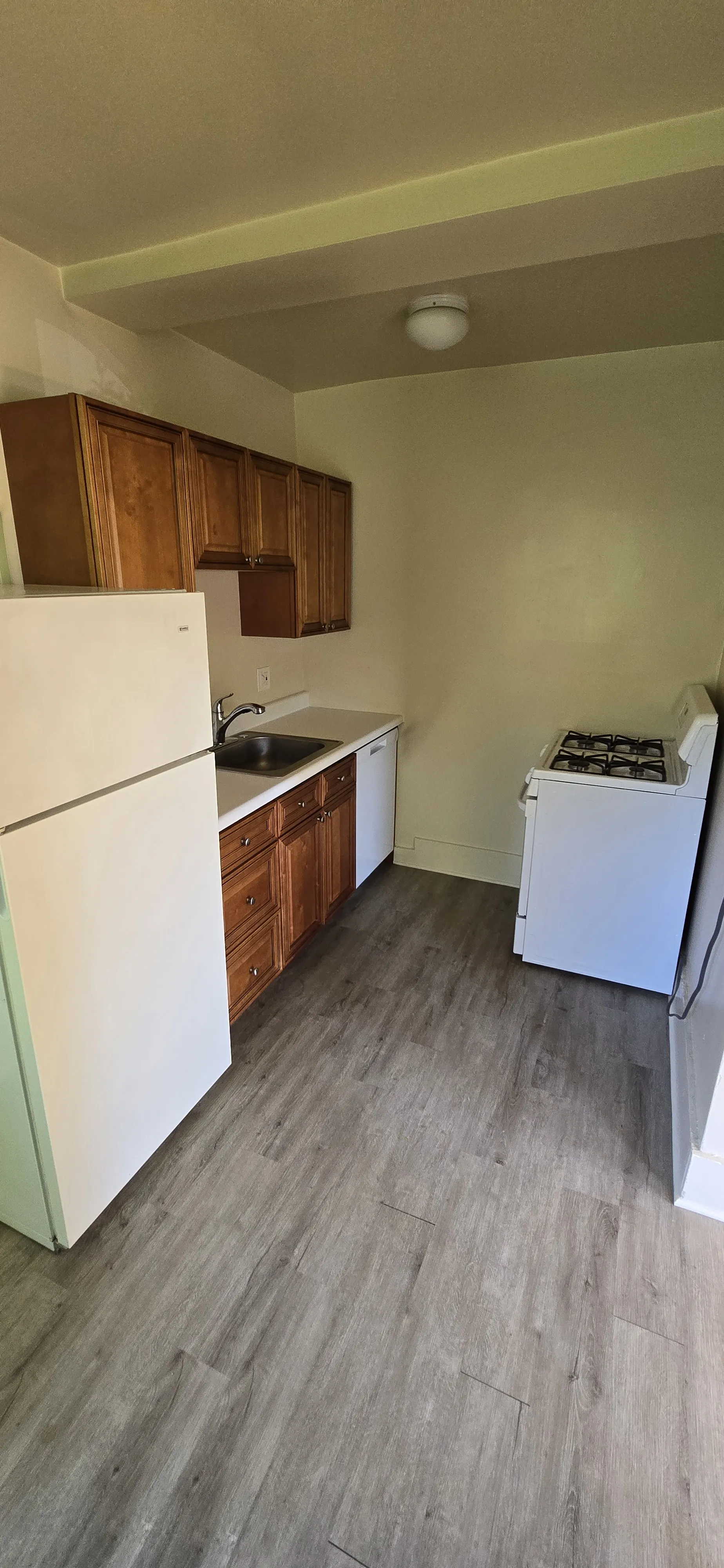 1100 W Roscoe St   60657 60657-unit#21-Chicago-IL