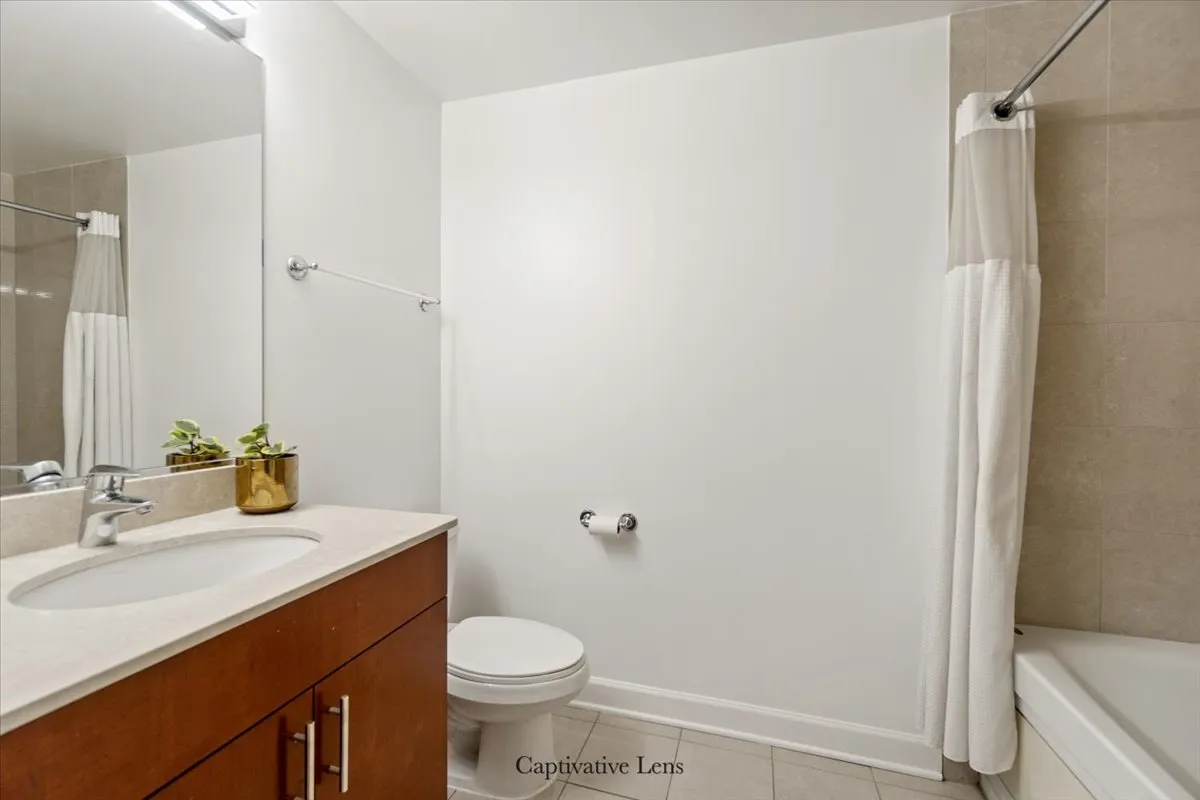 451 W Huron St 60654-Hudson & Huron-unit#1507-Chicago-IL