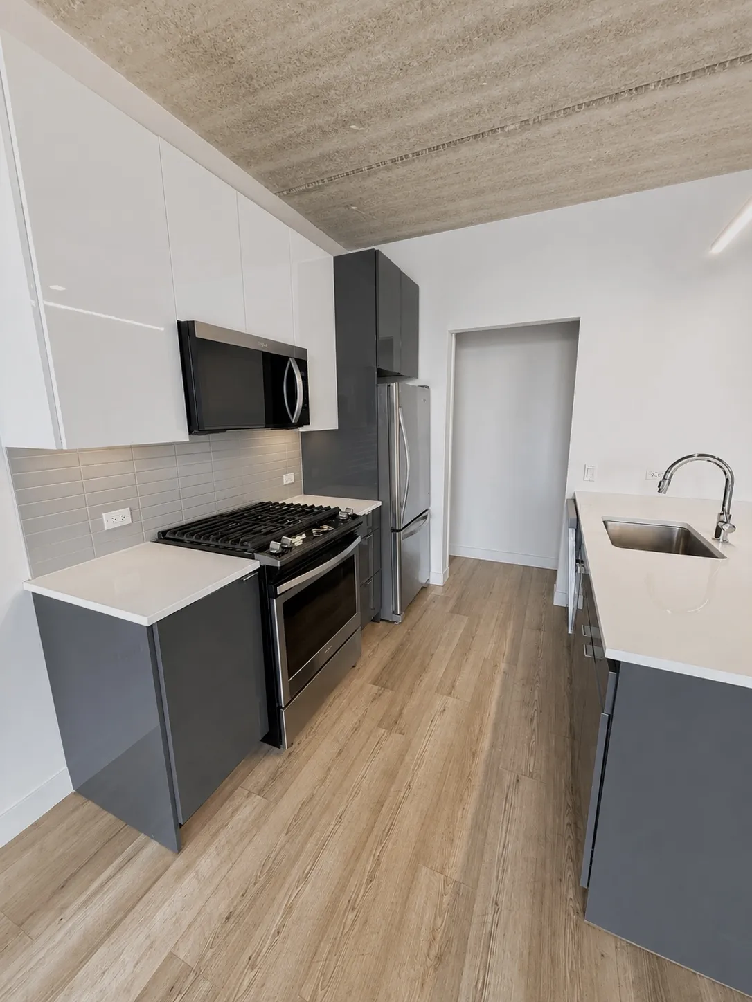 734 W Sheridan Rd   60613 60613-unit#811-Chicago-IL