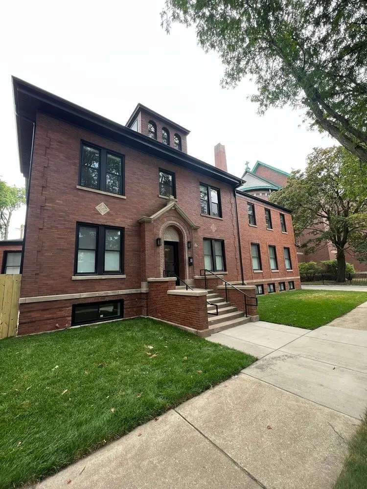 4927 N Claremont Ave 60625 60625-unit#205-Chicago-IL