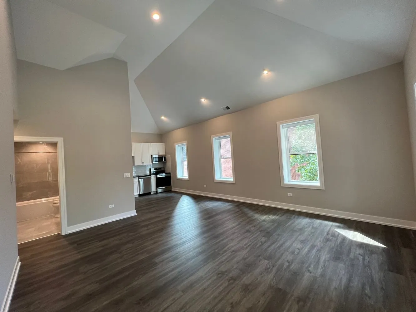 4927 N Claremont Ave   60625 60625-unit#205-Chicago-IL