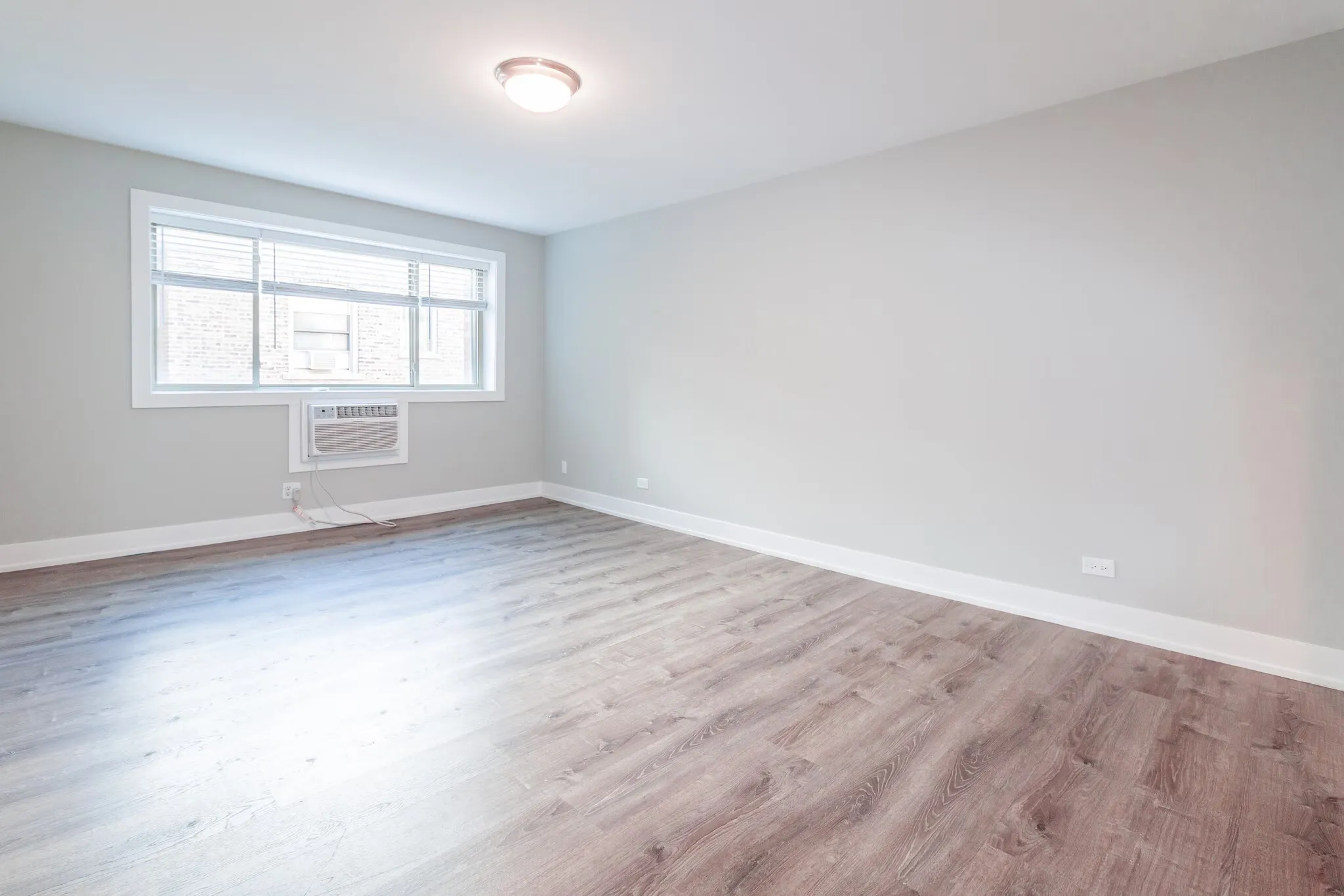 530 W Surf St   60657 60657-unit#317-Chicago-IL