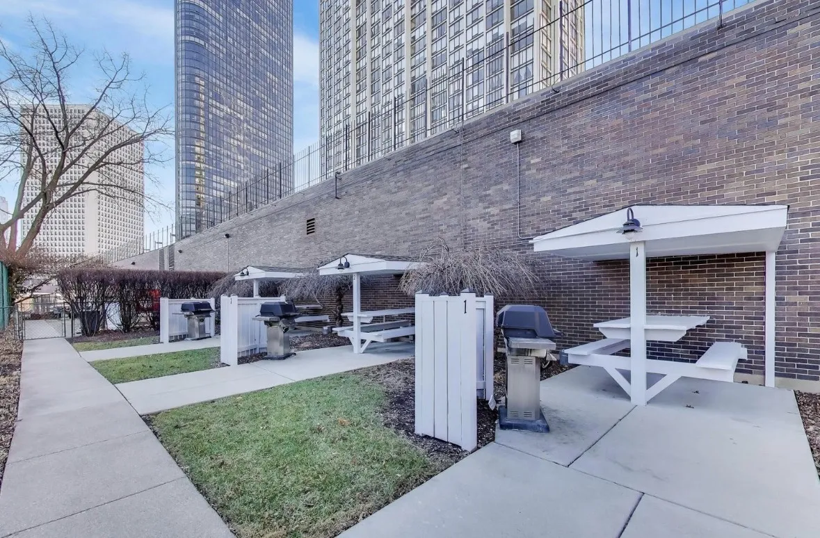 5455 N Sheridan Rd 60640 60640-Edgewater Palza-unit#3711-Chicago-IL