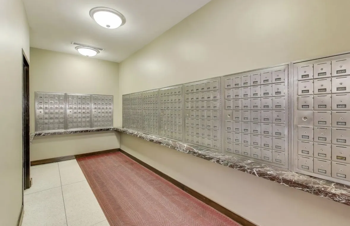5455 N Sheridan Rd 60640 60640-Edgewater Palza-unit#3711-Chicago-IL