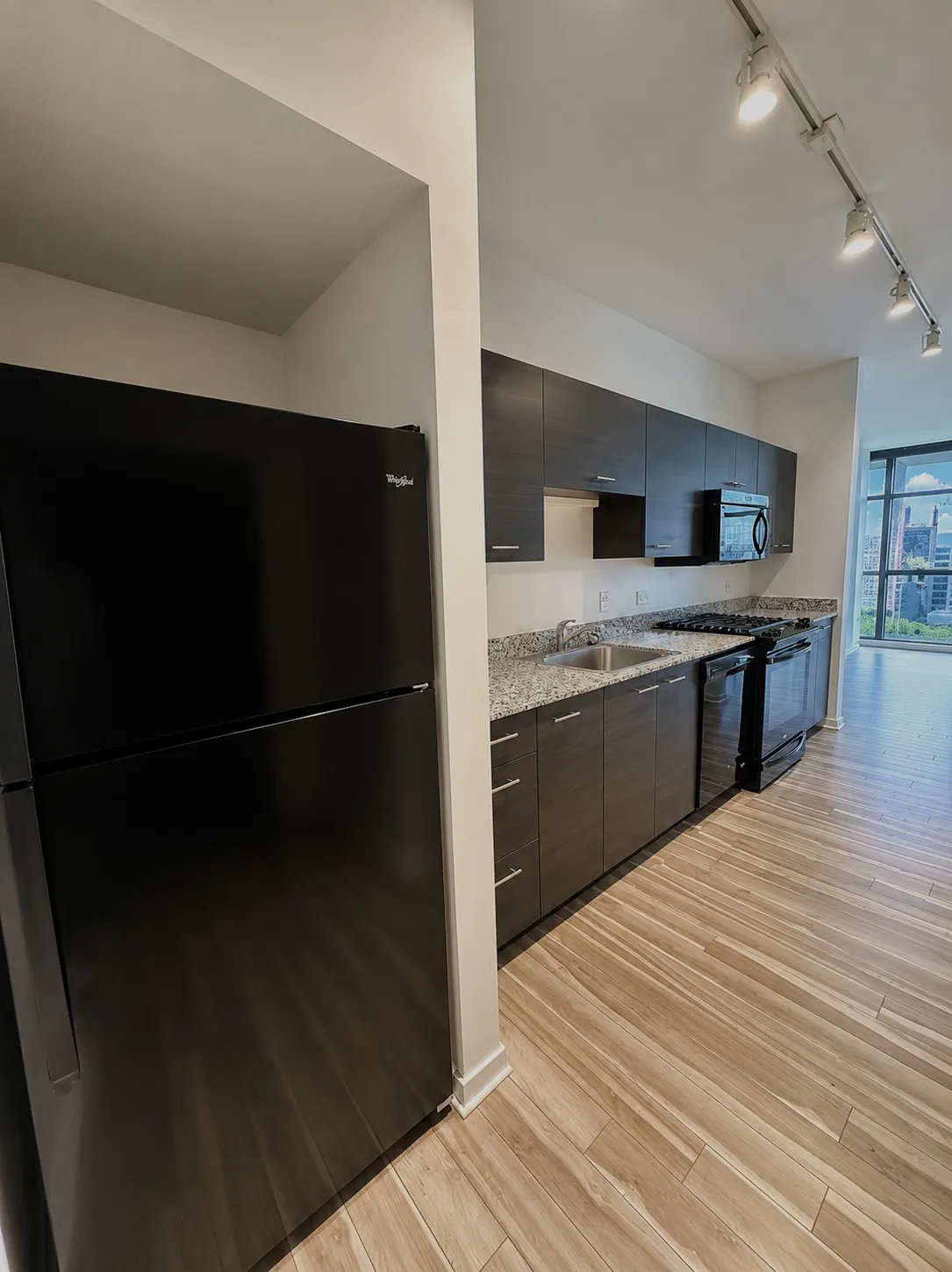 805 N La Salle Dr 60610 60610-unit#404-Chicago-IL