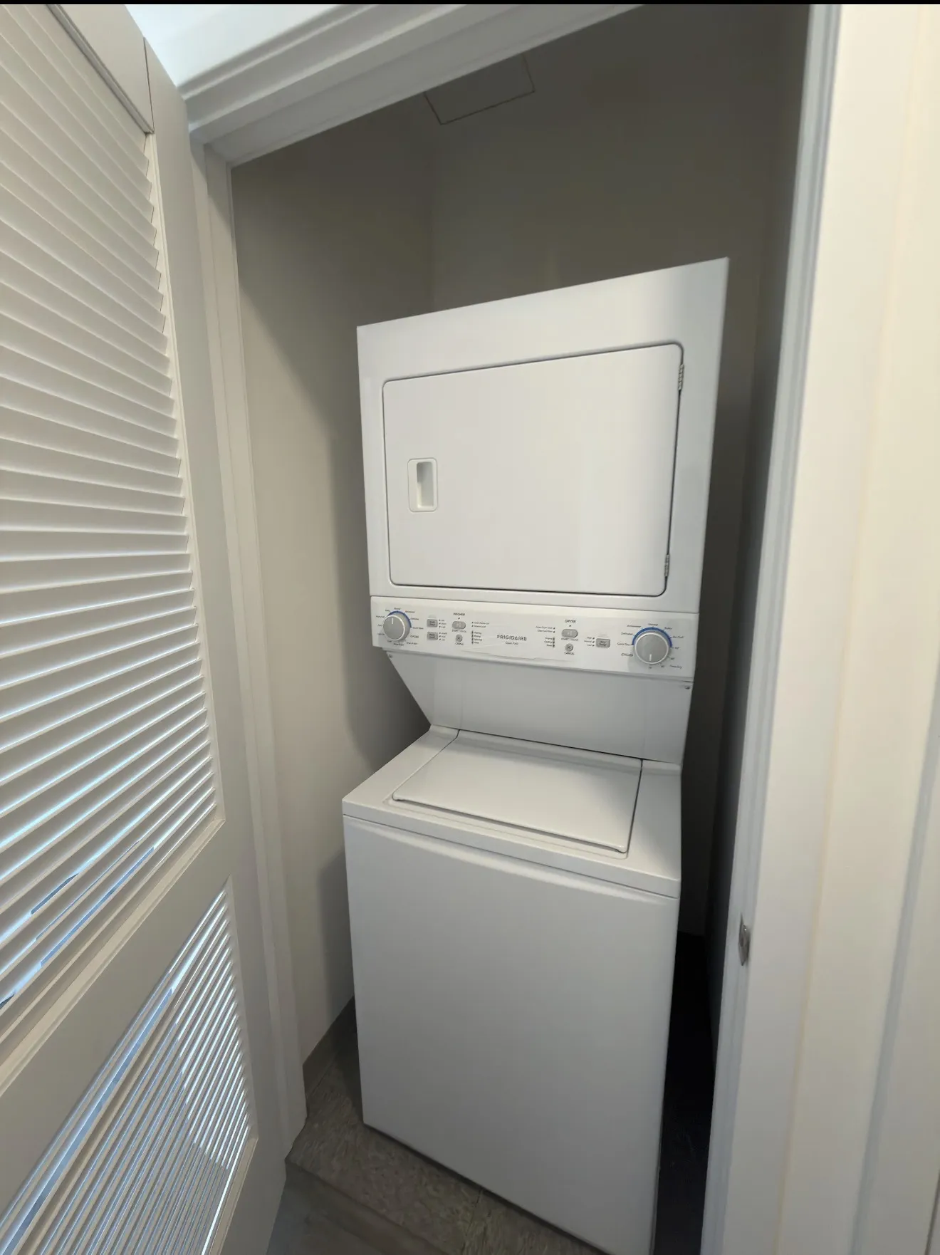 460 W Ave 60610 60610-unit#1403-Chicago-IL
