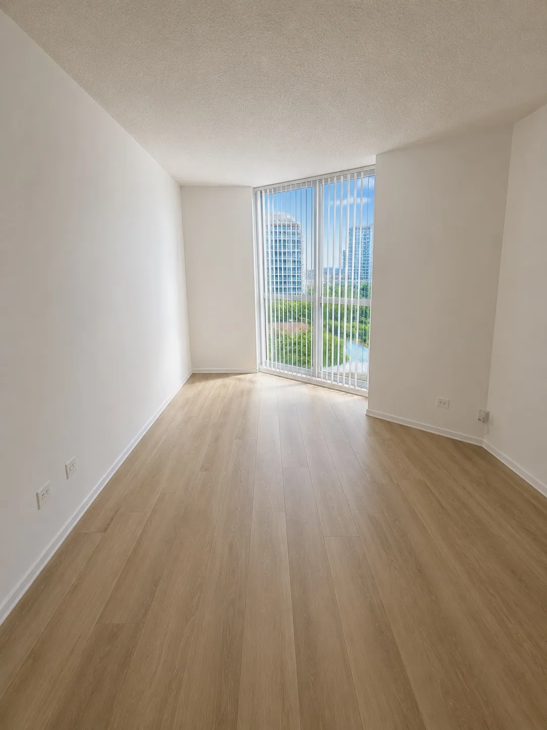 750 N Dearborn St   60654 60654-unit#804-Chicago-IL