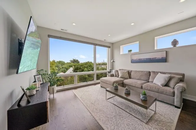 1938 N Francisco Ave   60647 60647-unit#4S-Chicago-IL