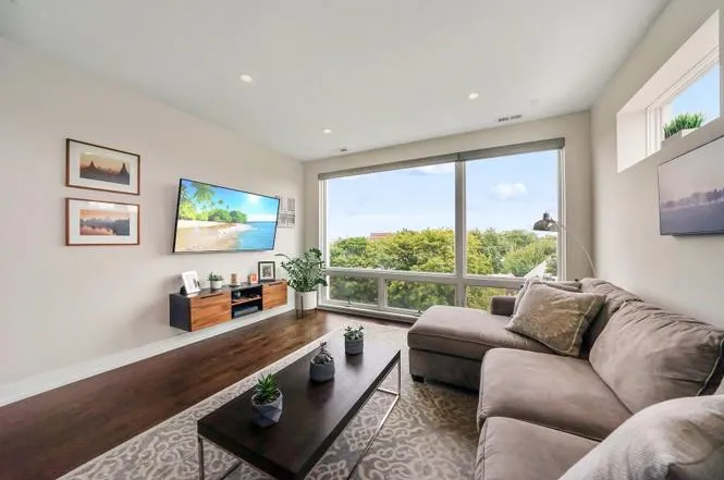 1938 N Francisco Ave   60647 60647-unit#4S-Chicago-IL