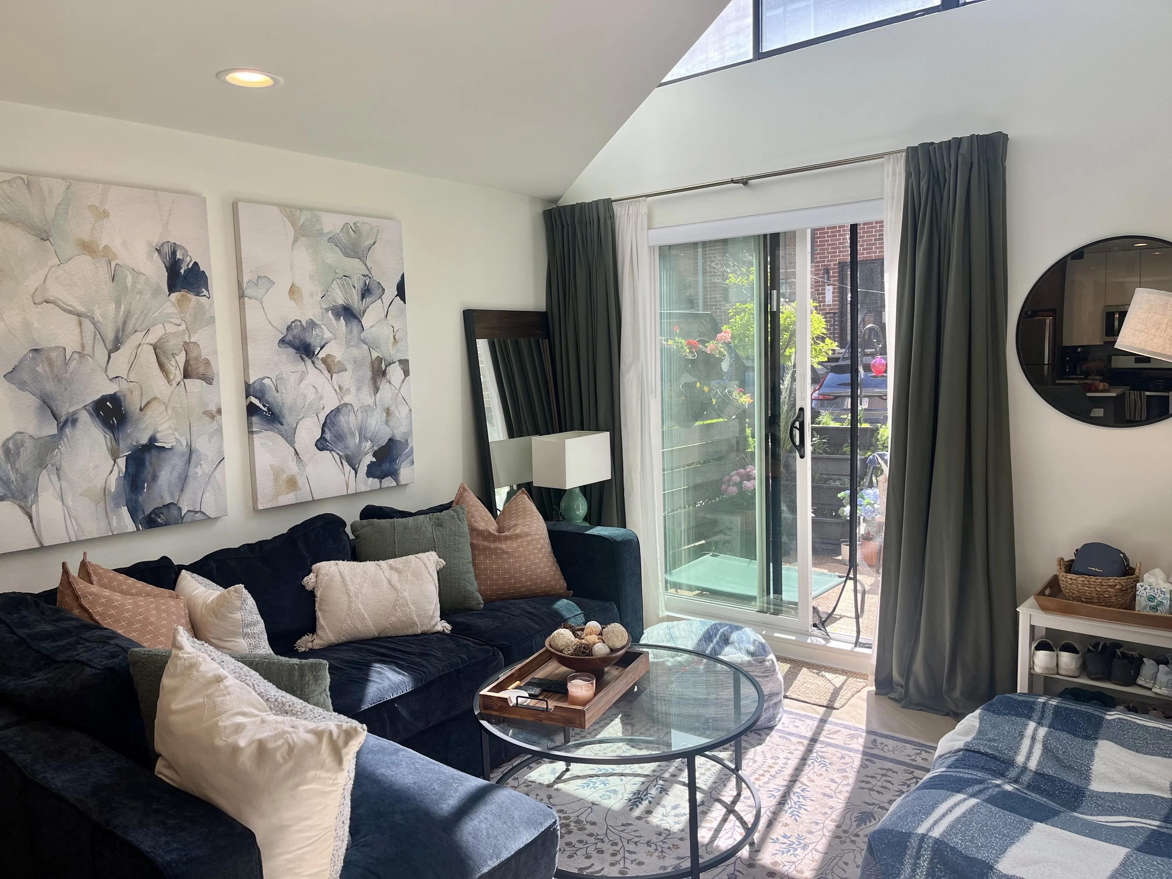 944 W Grace St   60613 60613-unit#J101-Chicago-IL