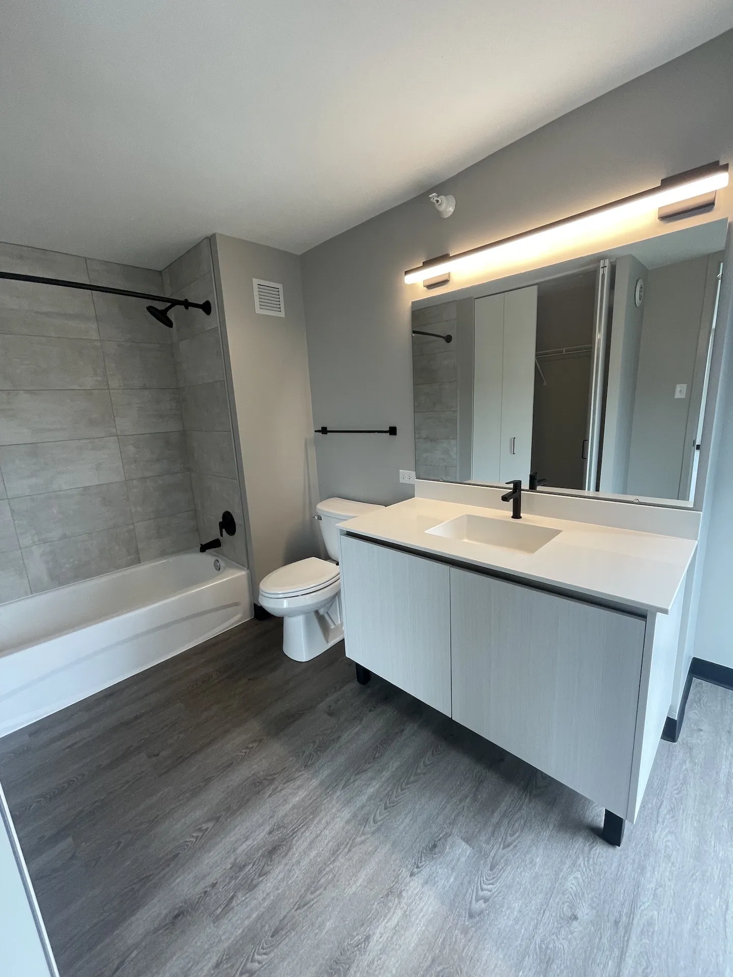 1922 W Ogden Ave   60612 60612-unit#1216-Chicago-IL