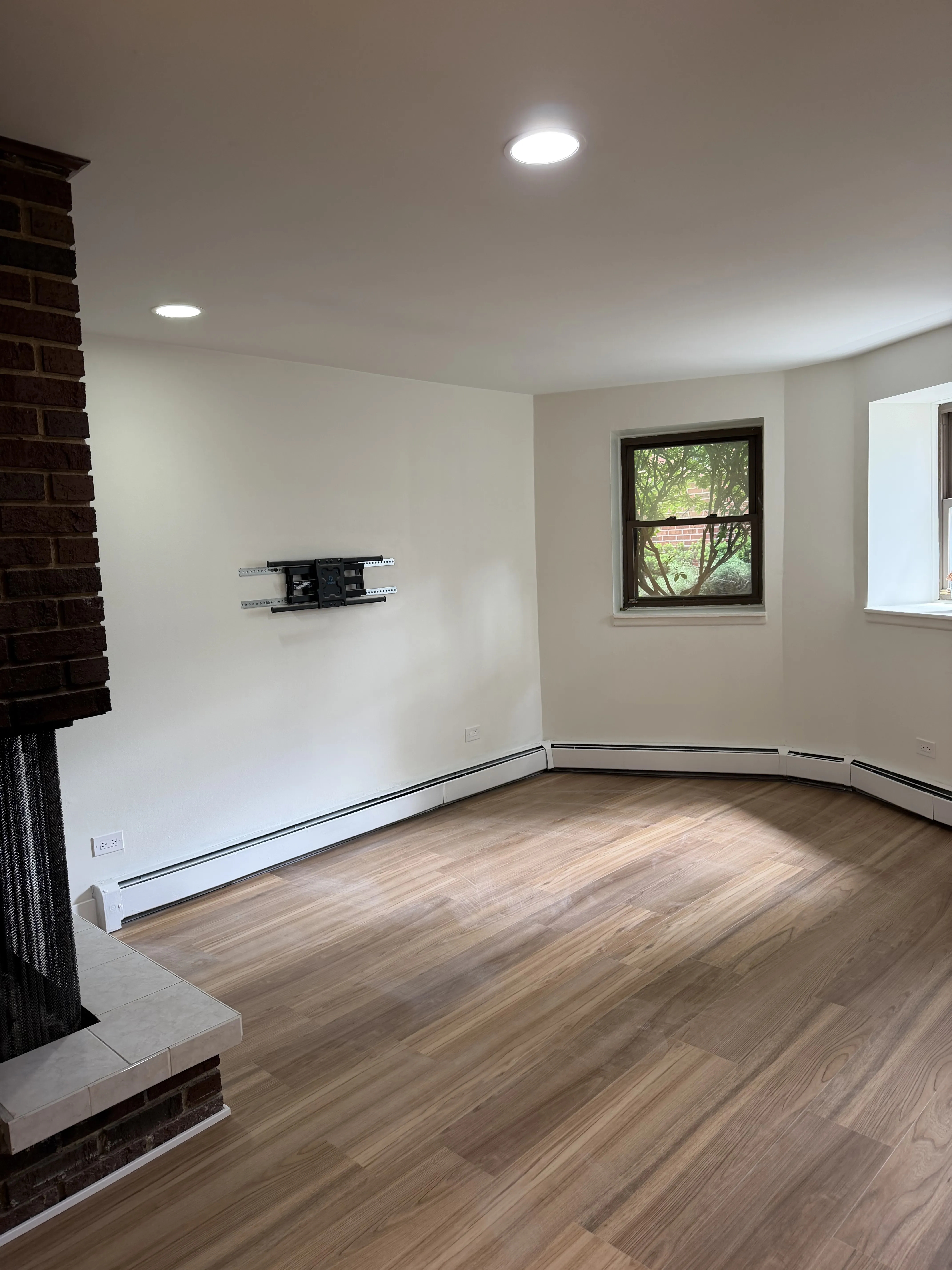 1044 W Byron #G 60613 60613-unit#G-Chicago -IL