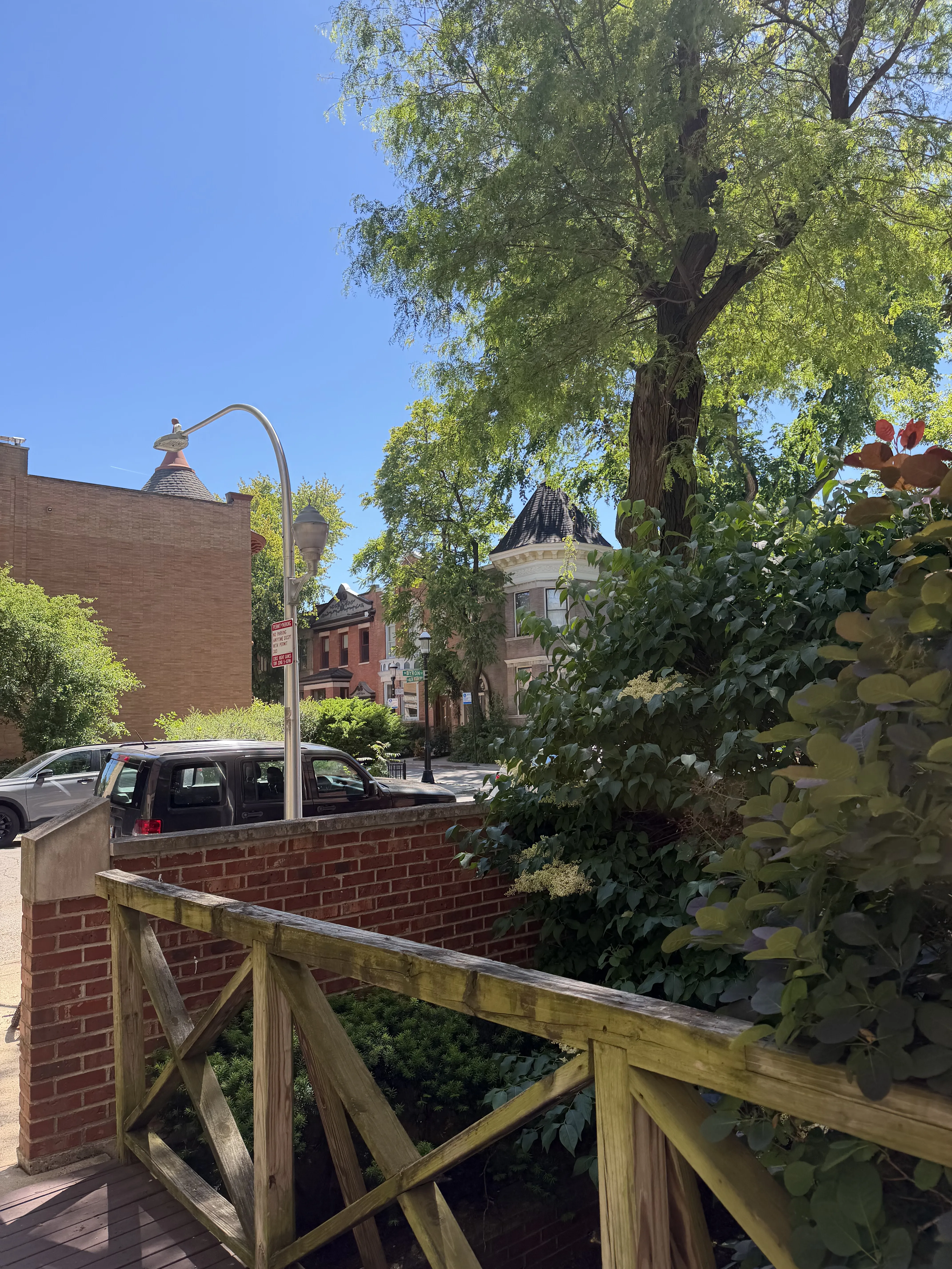 1044 W Byron #G 60613 60613-unit#G-Chicago -IL