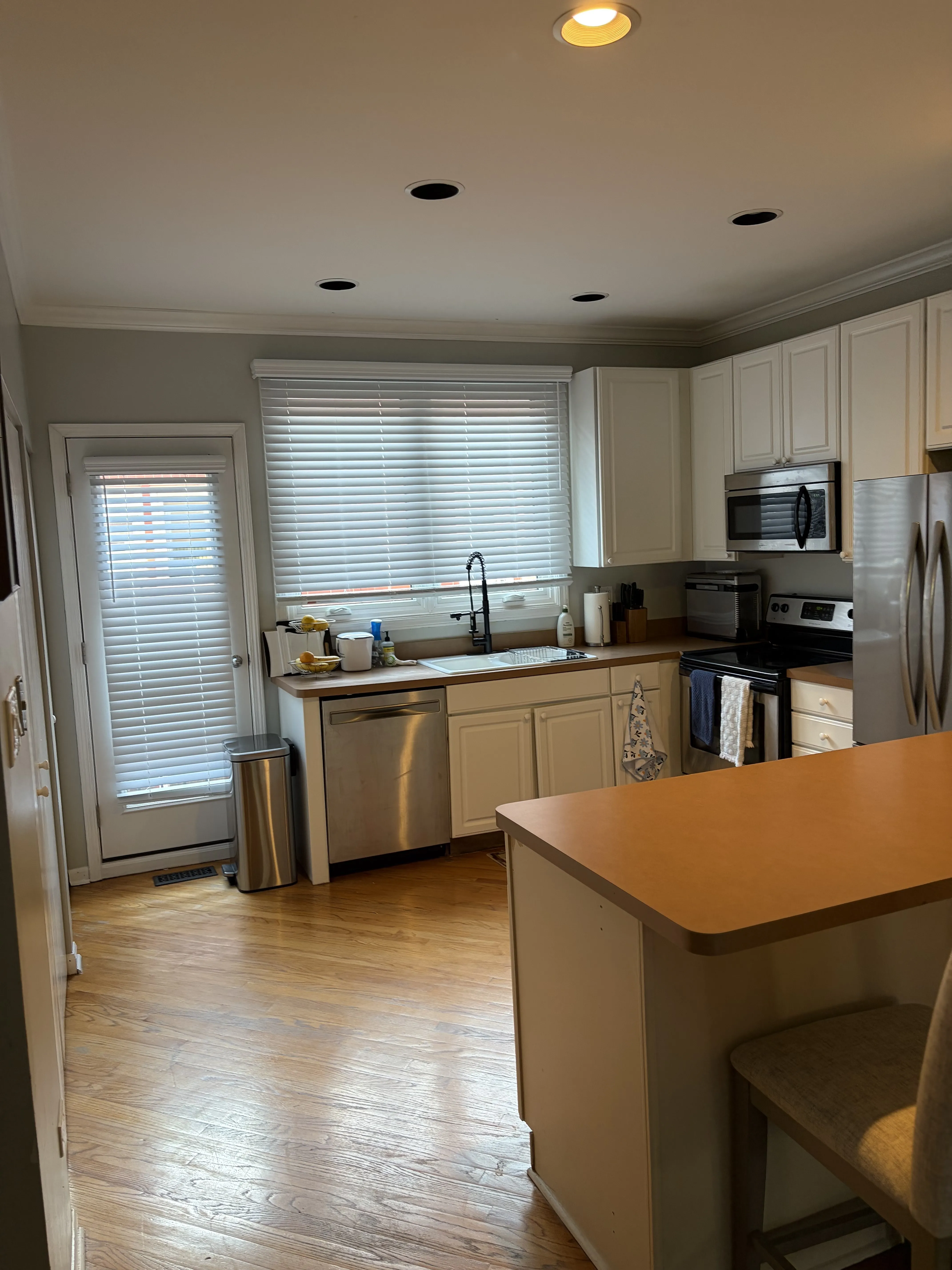 N. Wolcott 60657-unit#F-Lakeview-IL