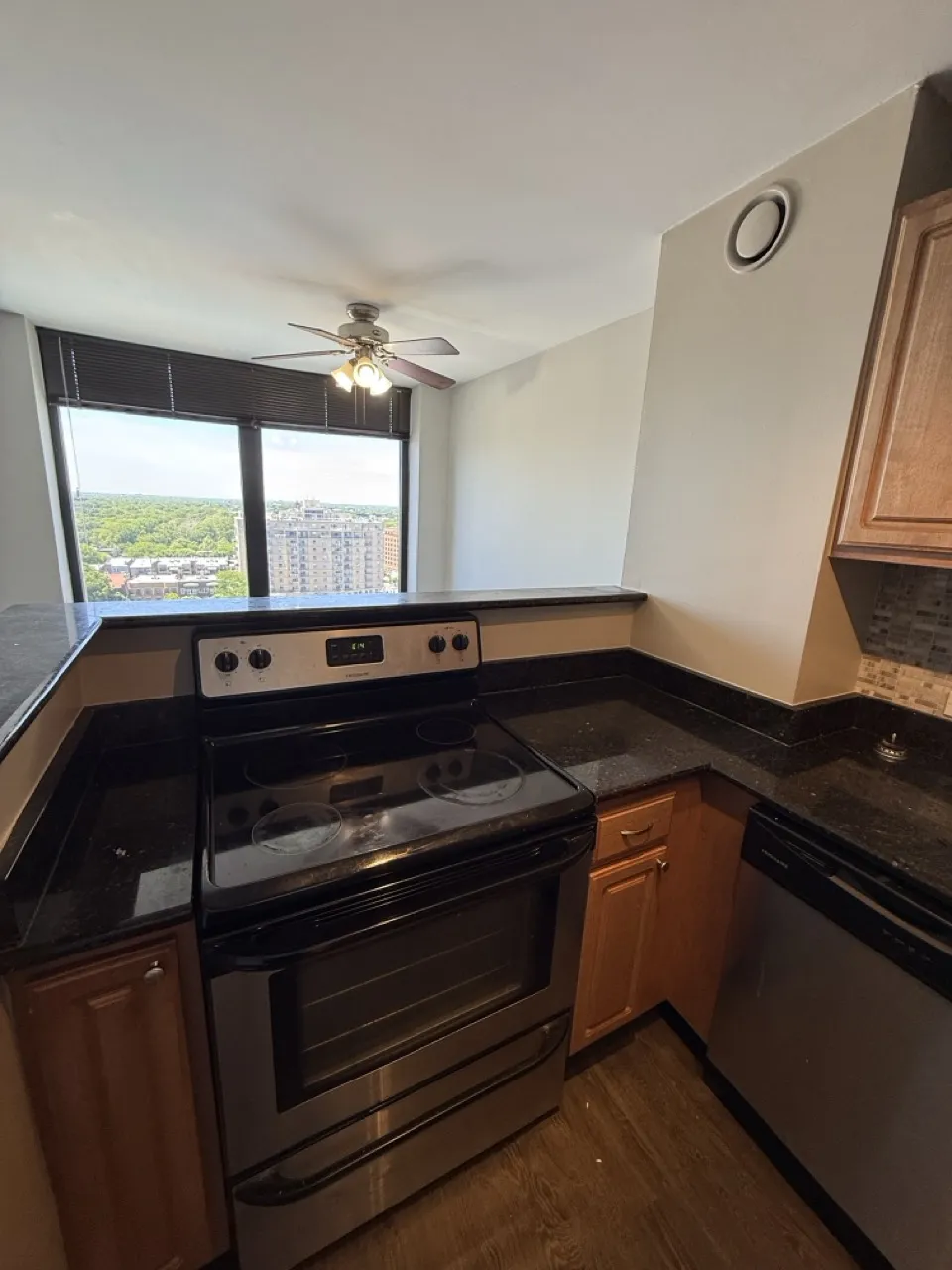4334 N Hazel St   60613 60613-unit#404-Chicago-IL