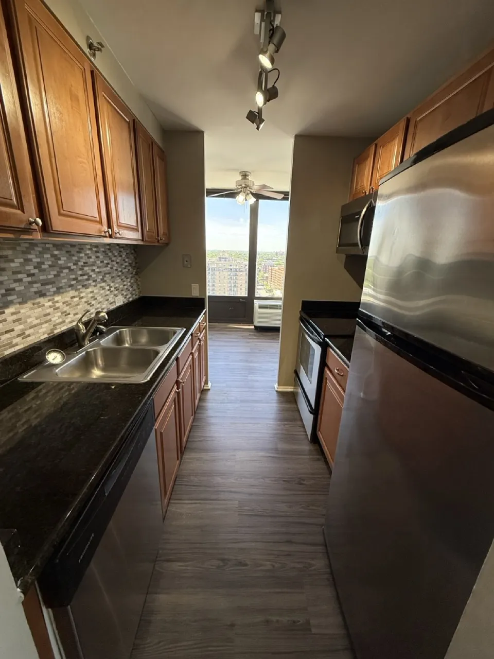 4334 N Hazel St   60613 60613-unit#404-Chicago-IL