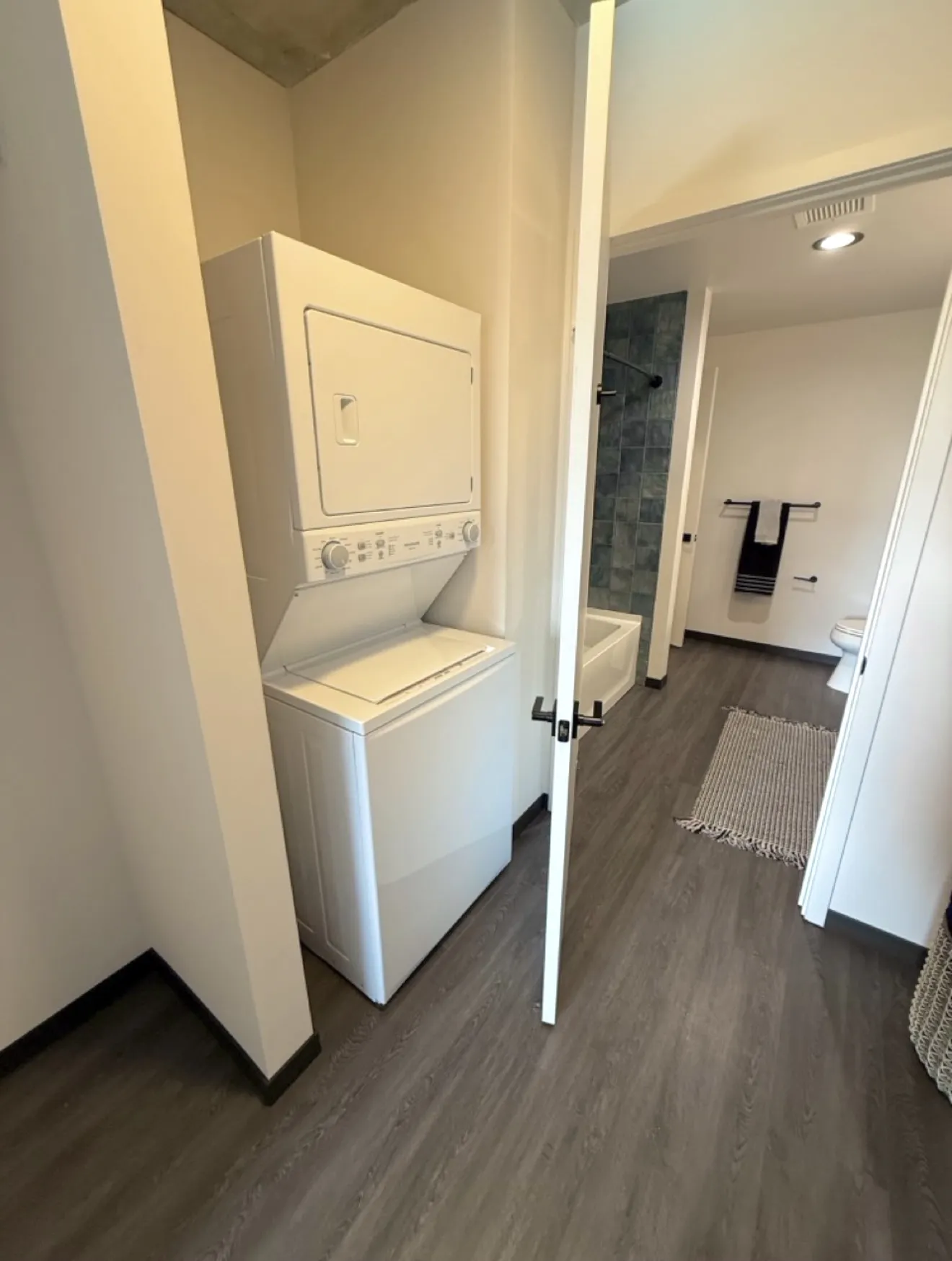 150 N Ashland Ave   60607 60607-unit#328-Chicago-IL