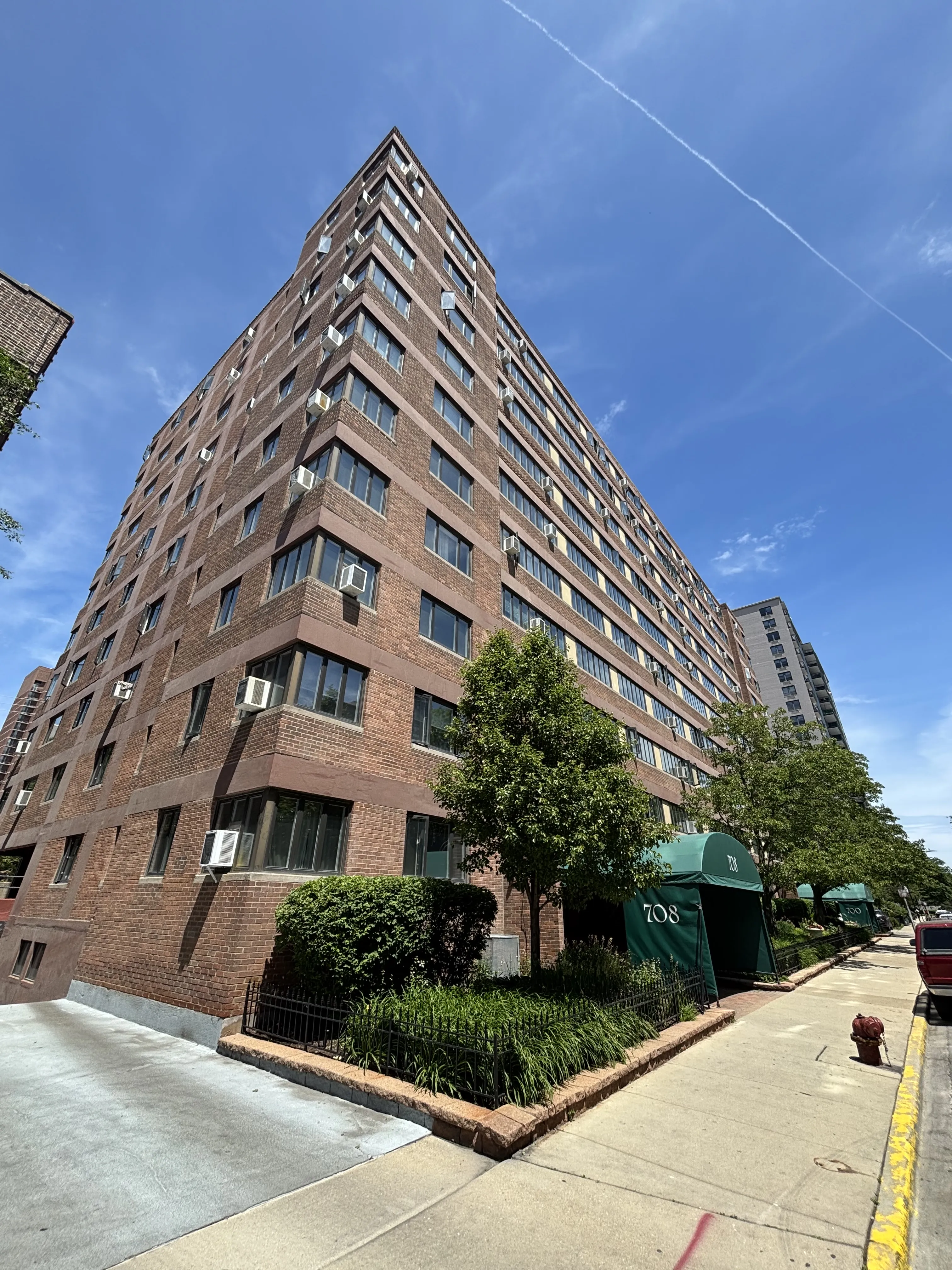 708 W Bittersweet Pl   60613 60613-unit#711-Chicago-IL