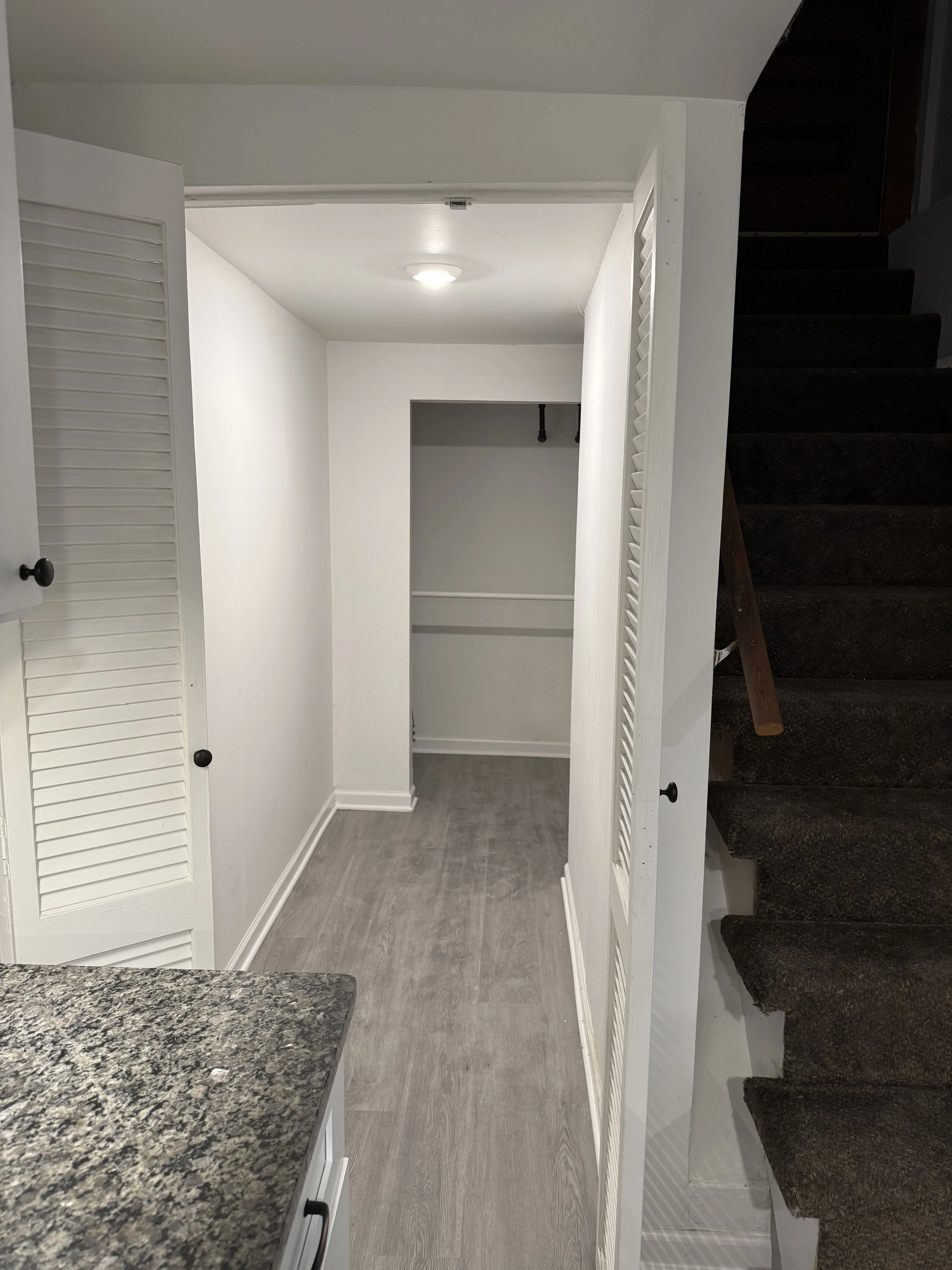 2301 W MONTROSE AVE 60618-unit#B-Chicago-IL
