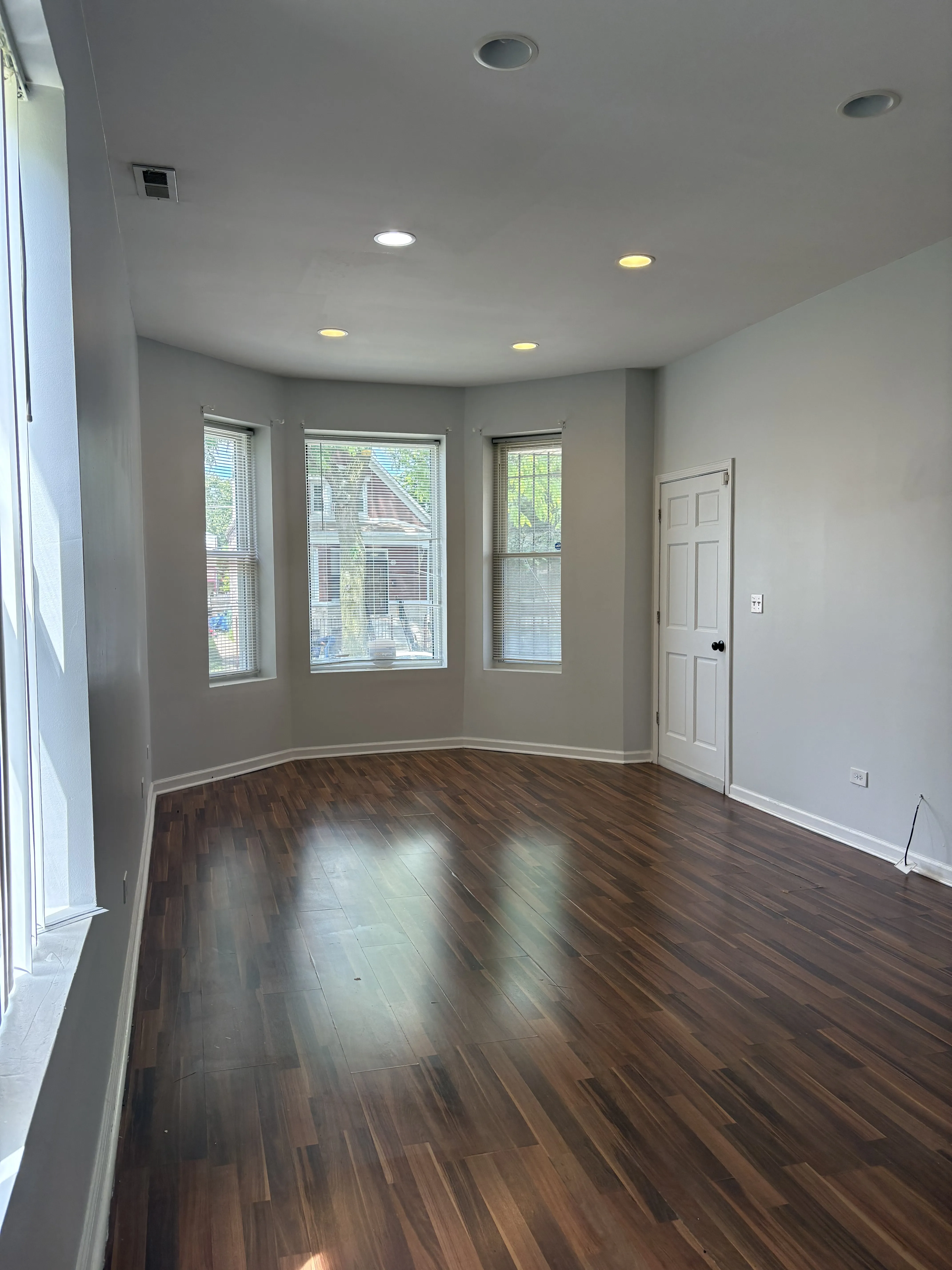 8513 S Sangamon St   60620 60620-Chicago-IL