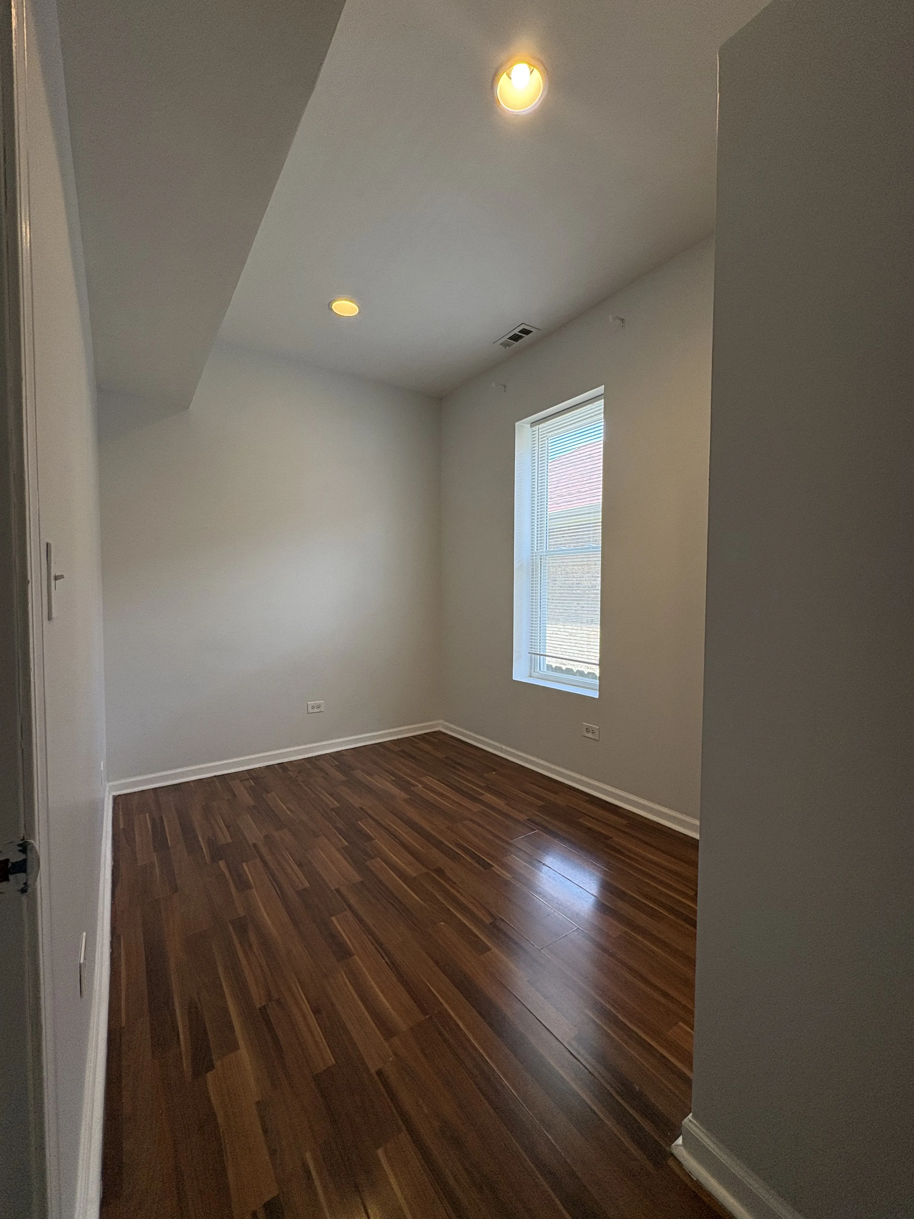 8513 S Sangamon St   60620 60620-Chicago-IL