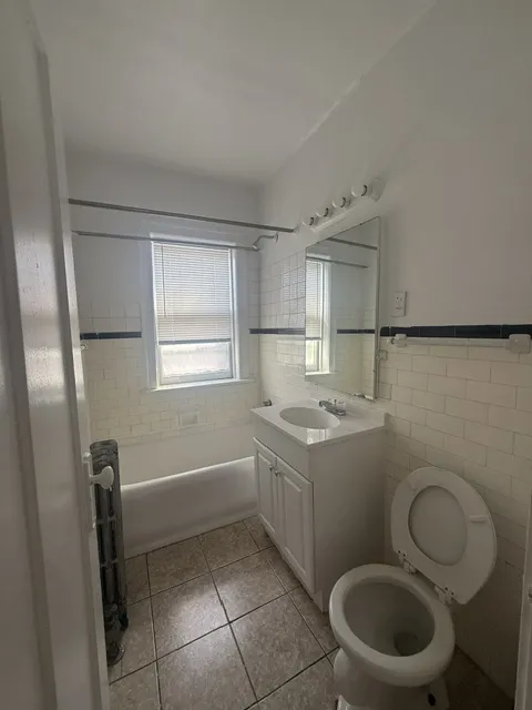 7518 N Hoyne Ave 60645 60645-unit#3J-Chicago-IL