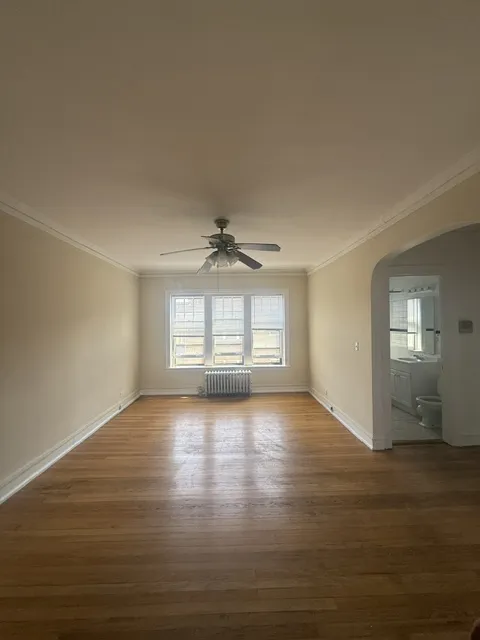 7518 N Hoyne Ave   60645 60645-unit#3J-Chicago-IL