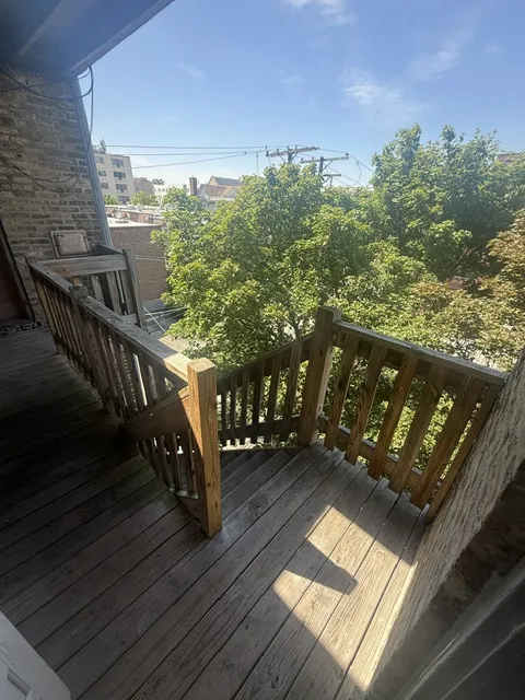7518 N Hoyne Ave   60645 60645-unit#3J-Chicago-IL