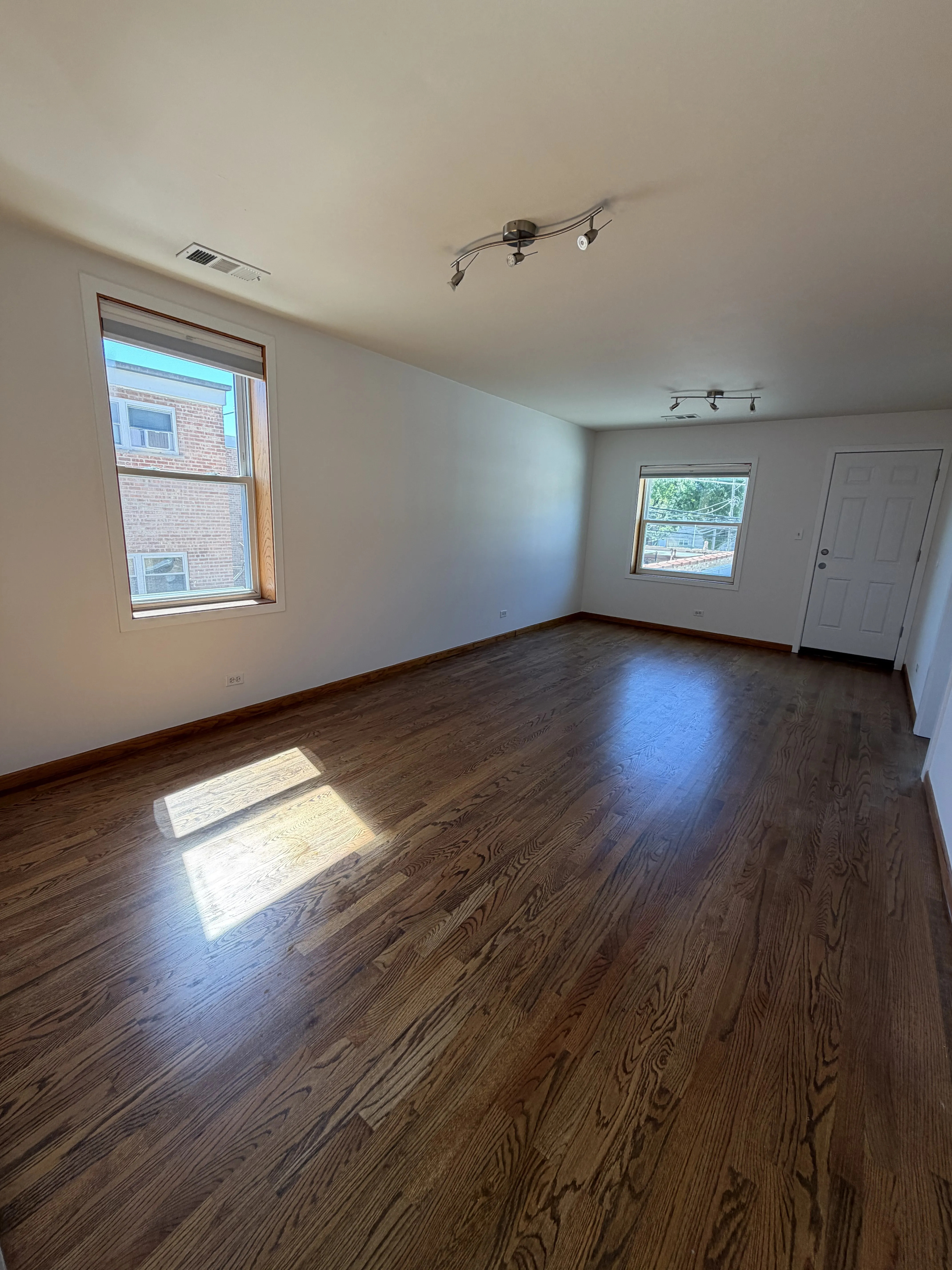 5615 W Irving Park Rd   60634 60634-unit#2R-Chicago-IL