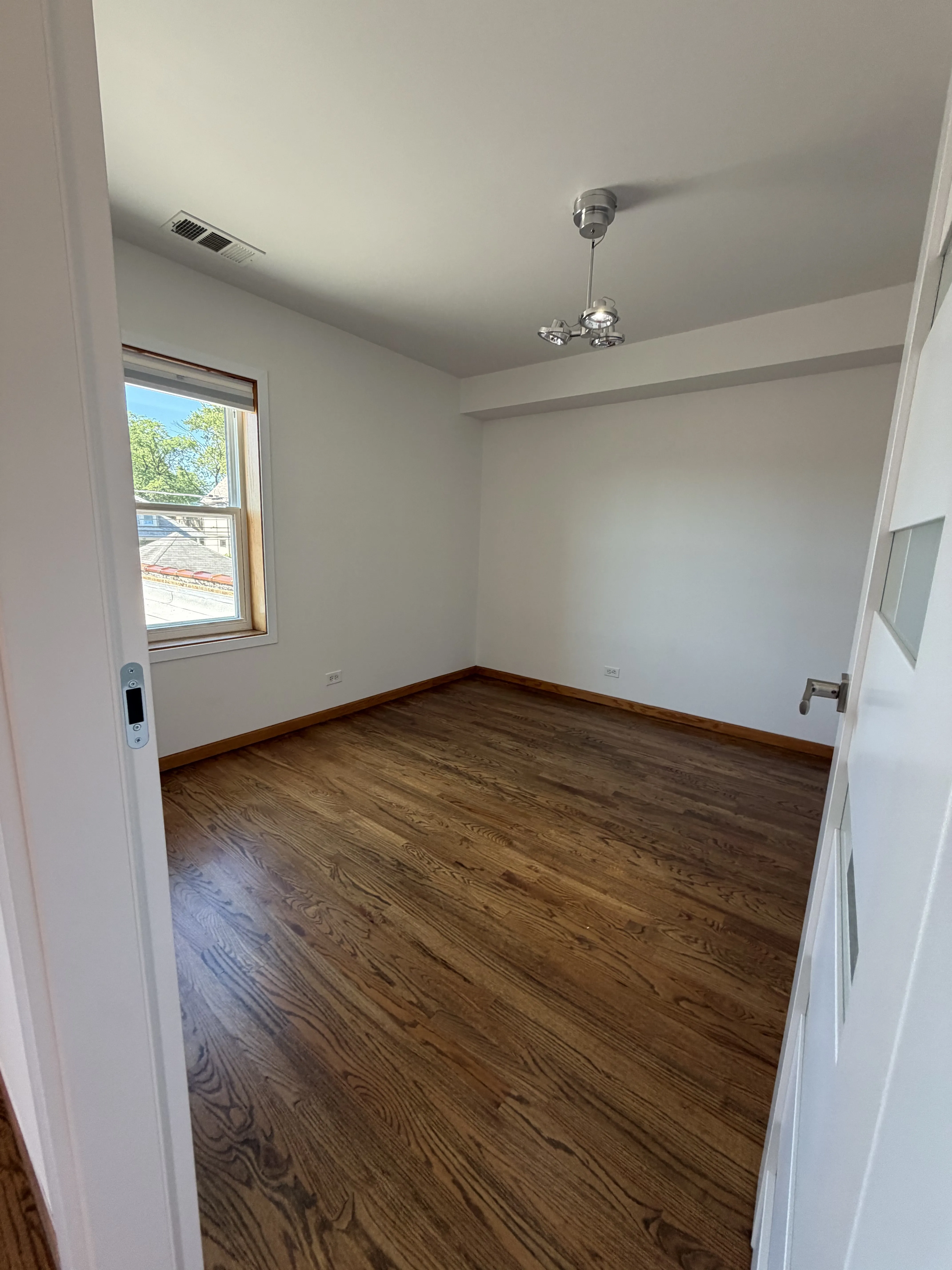 5615 W Irving Park Rd   60634 60634-unit#2R-Chicago-IL