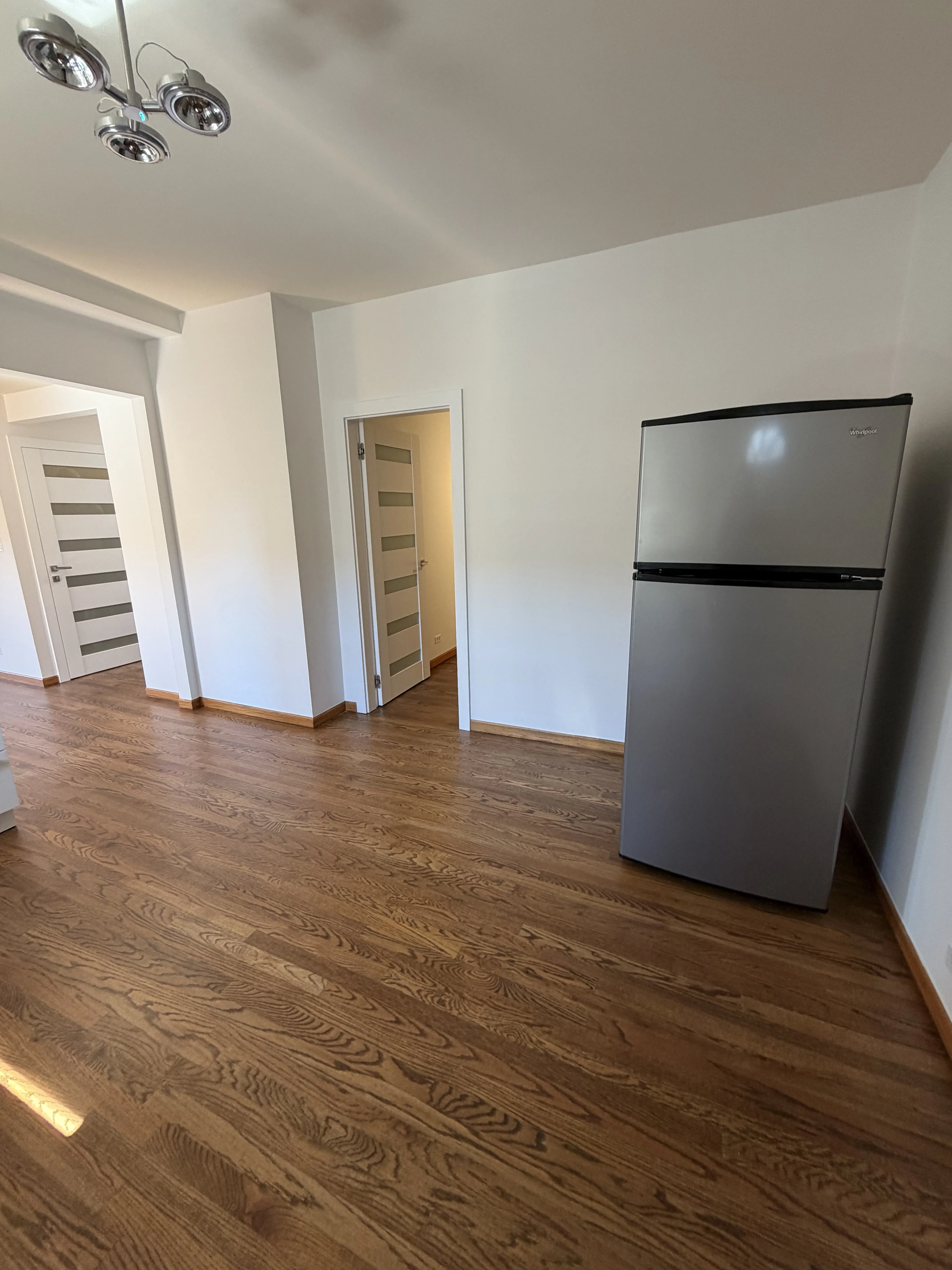 5615 W Irving Park Rd   60634 60634-unit#2R-Chicago-IL