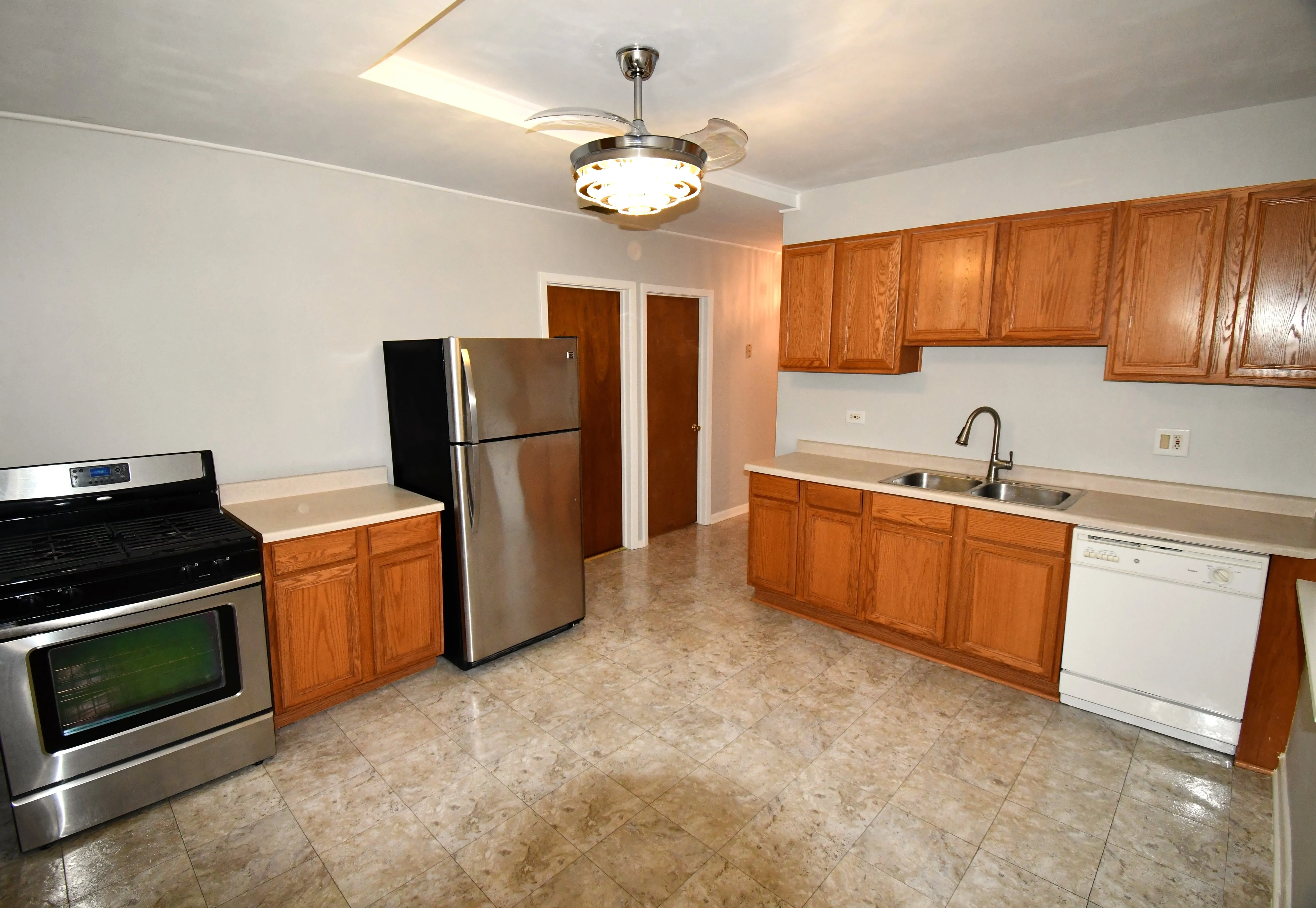 W Addison St 60613-Chicago-IL