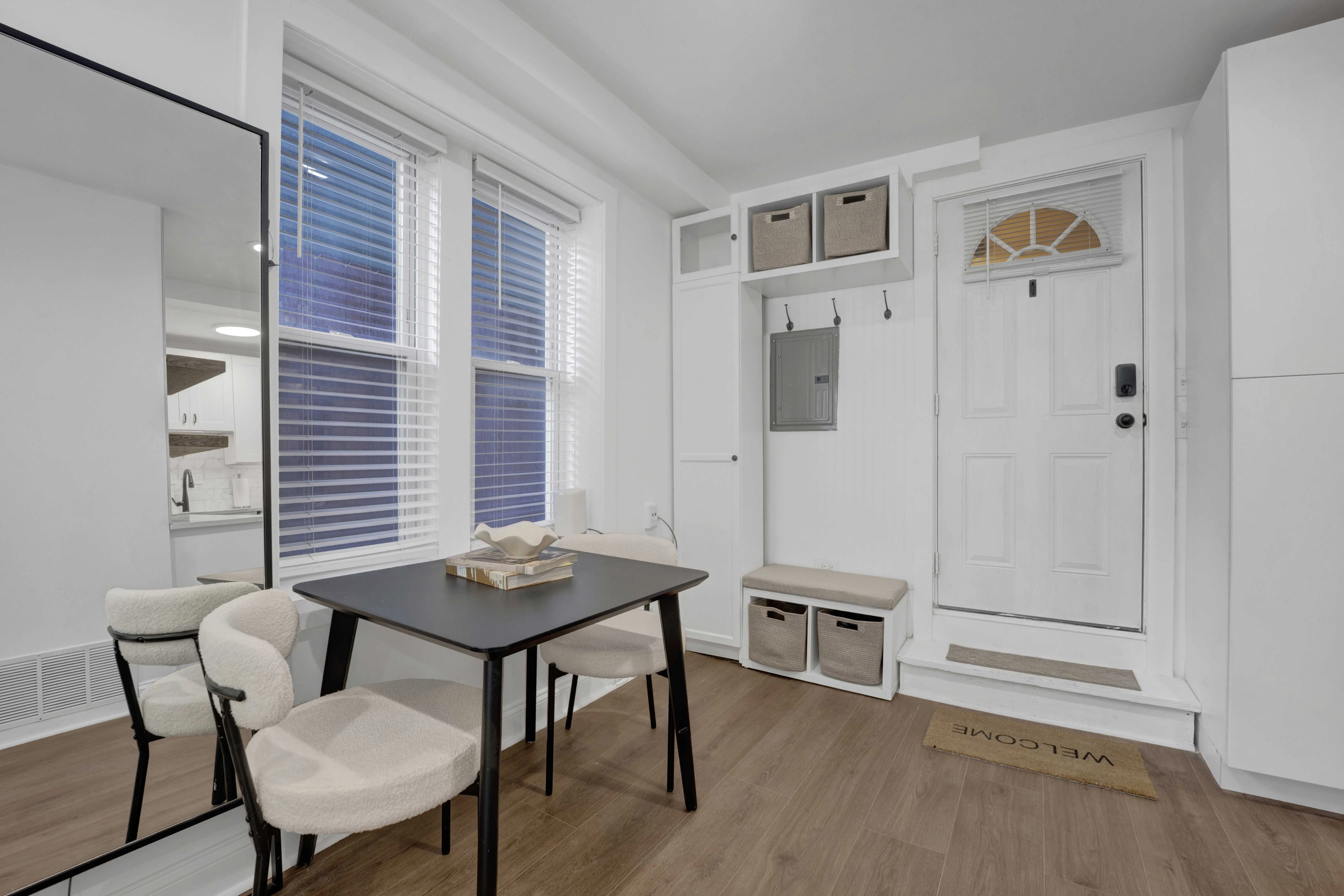 1851 W Dickens Ave   60614 60614-unit#1F-Chicago-IL