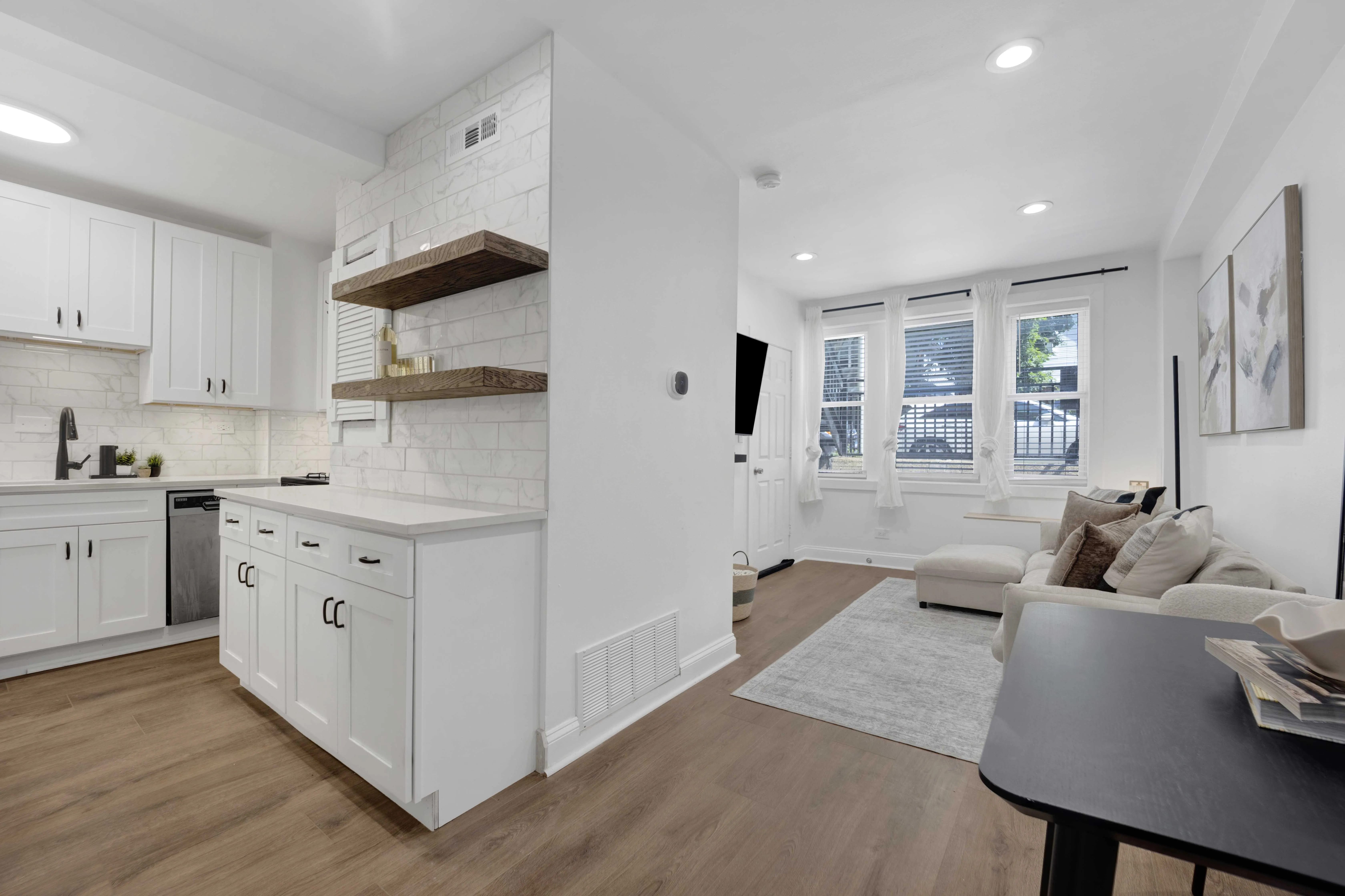 1851 W Dickens Ave   60614 60614-unit#1F-Chicago-IL