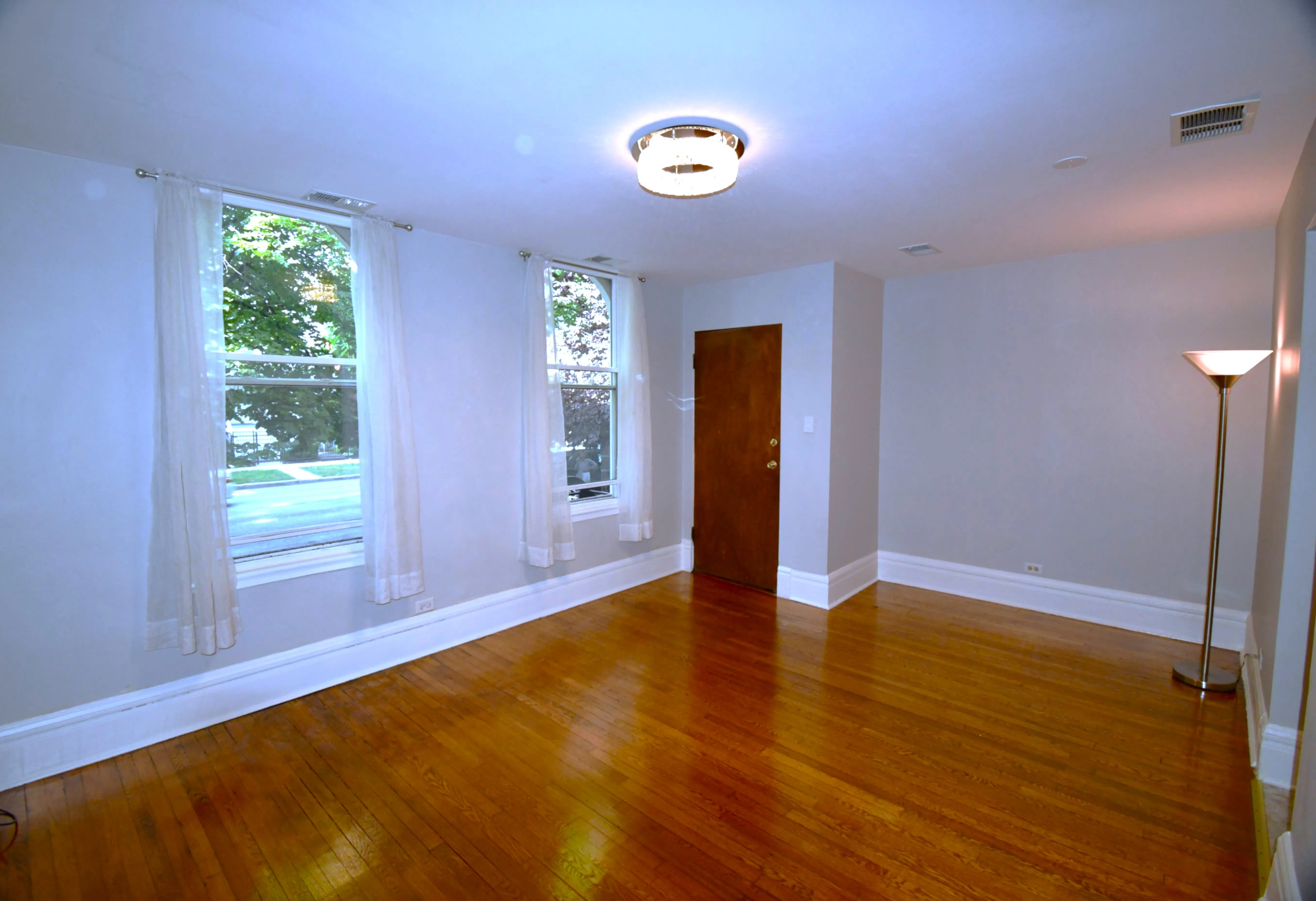 1835 W Addison St 60613 60613-Chicago-IL